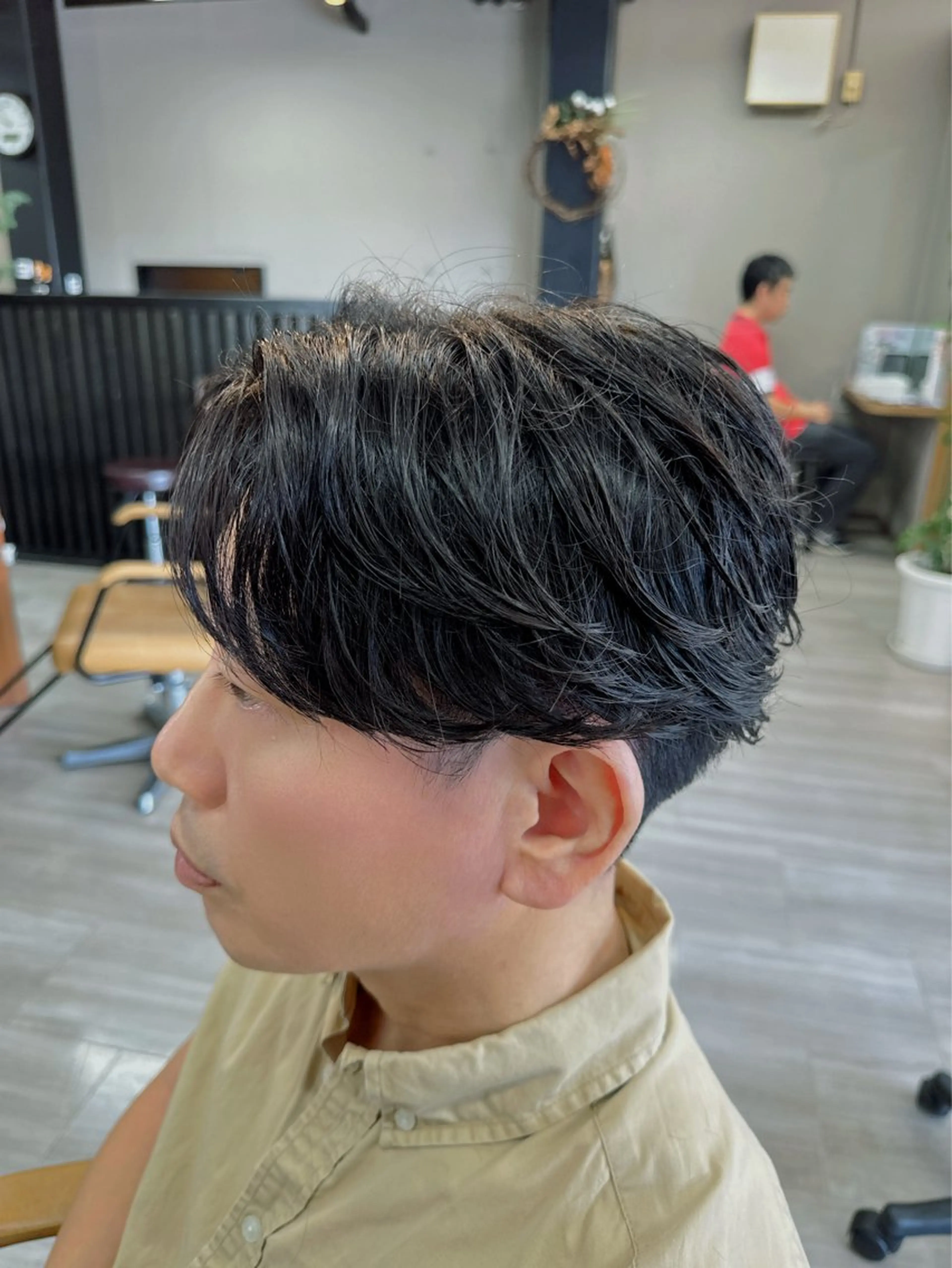 メンズ センターパート カット arika オケシ　リョウダイのヘアスタイル