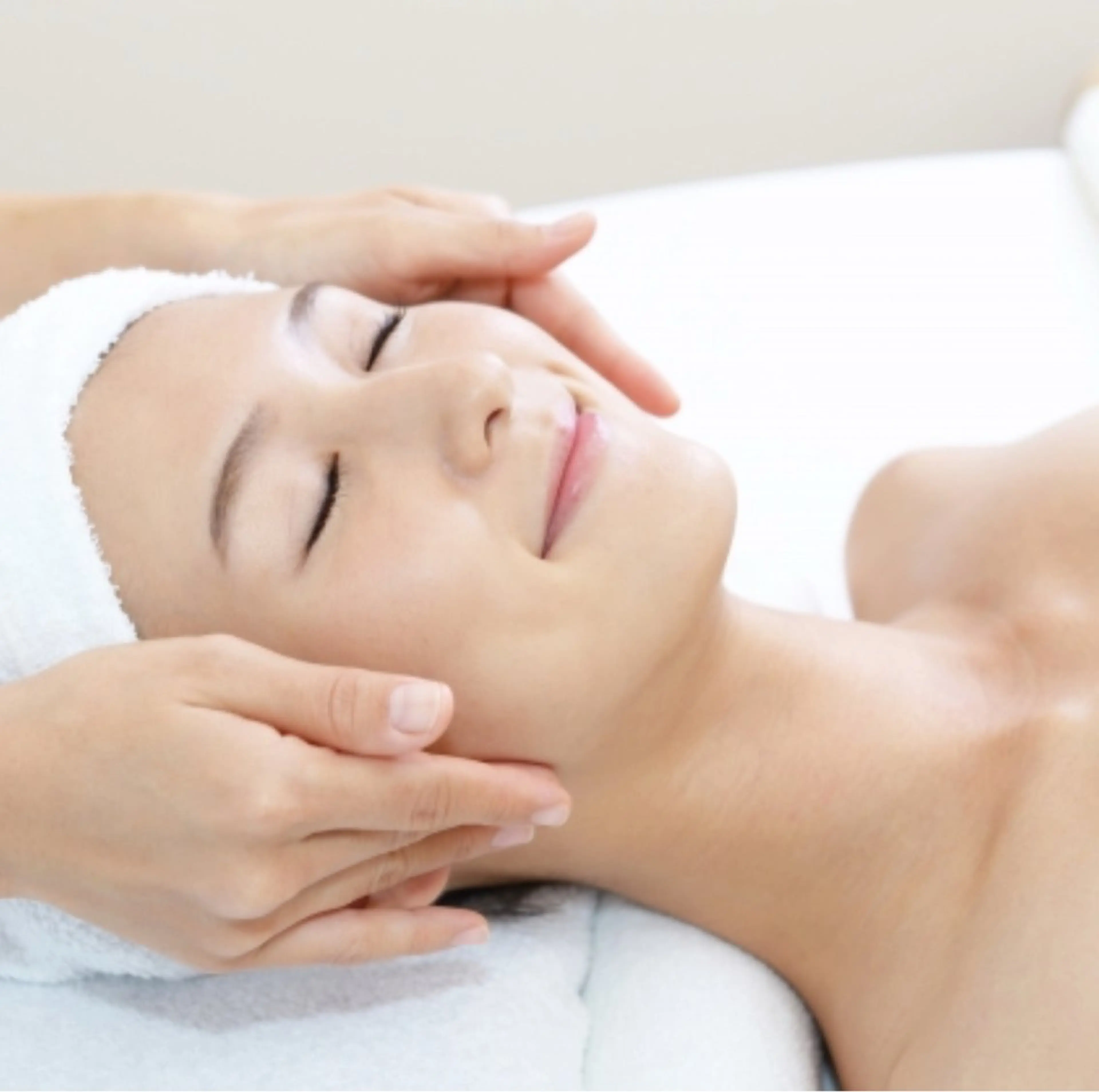 ☆エステモデル募集☆ フェイシャルベッドエステ★ ハリ感・透明感・ツヤ感UP！肌別パック（美白・ハリ弾力・毛穴・ニキビ）の写真