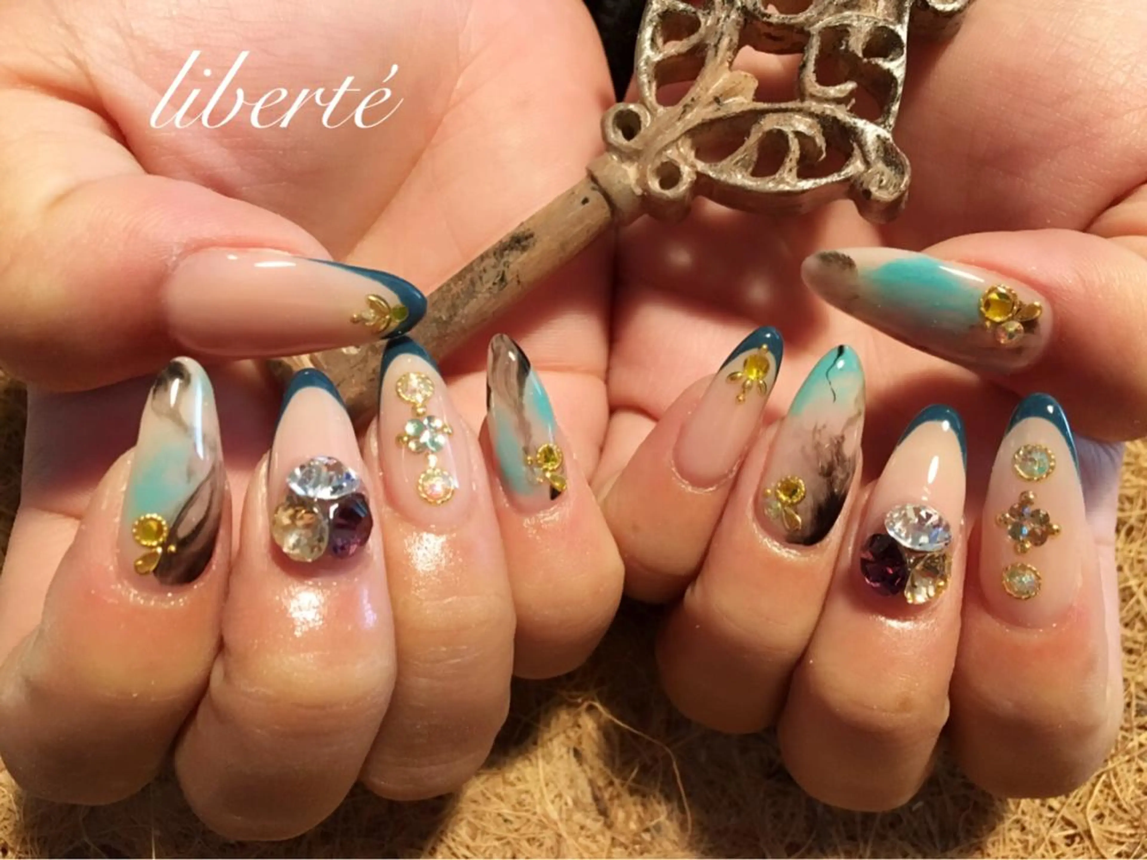 ネイル liberté (リベルテ)のネイルデザイン