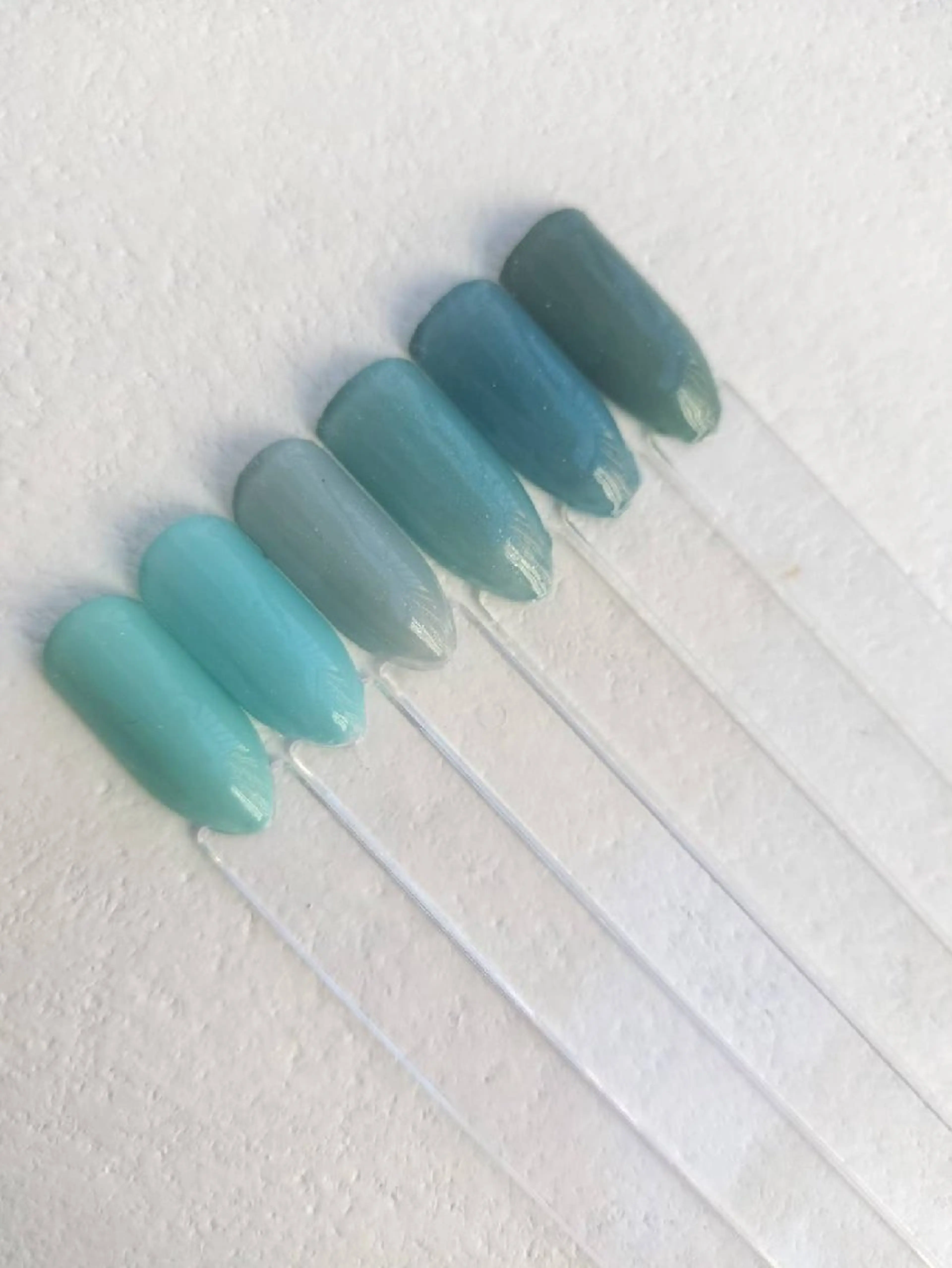 ネイル グリーン ニュアンスネイル ラピートネイル 美佳のネイルデザイン