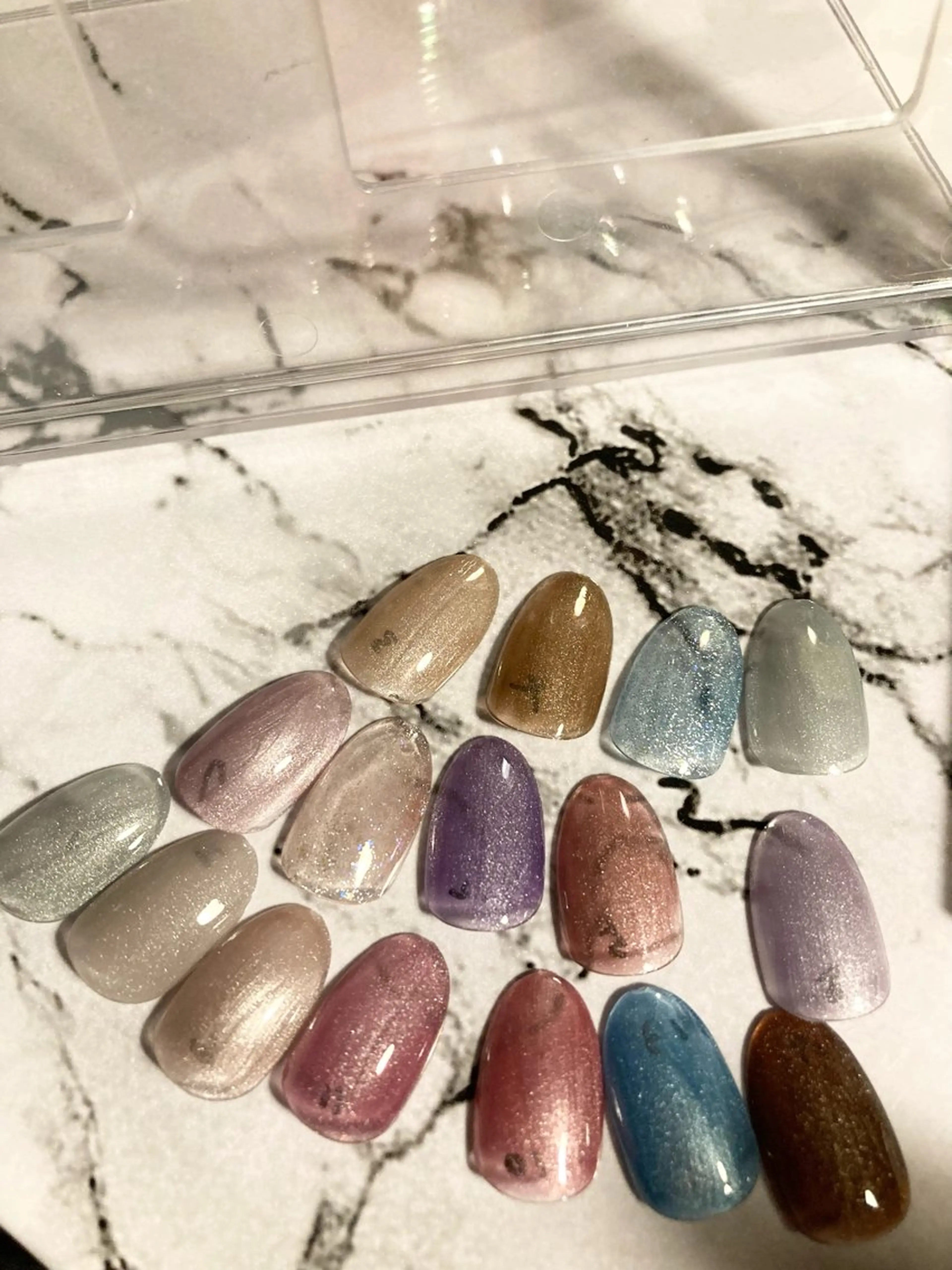 【ハンドネイル】or【フットネイル】マグネットネイル　ワンカラー　オフありの写真