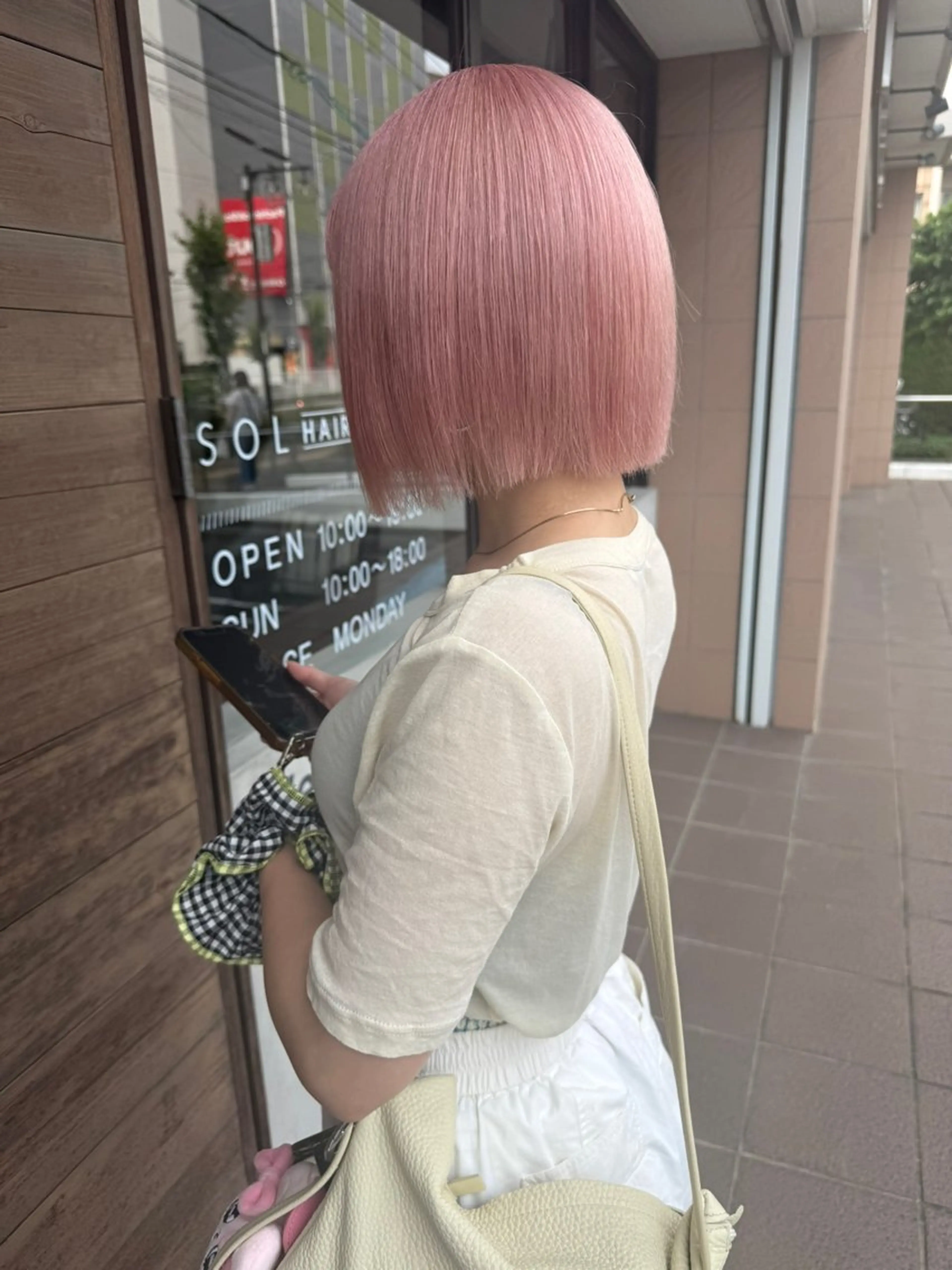 ミディアム Baby美容師 Ninaのヘアスタイル