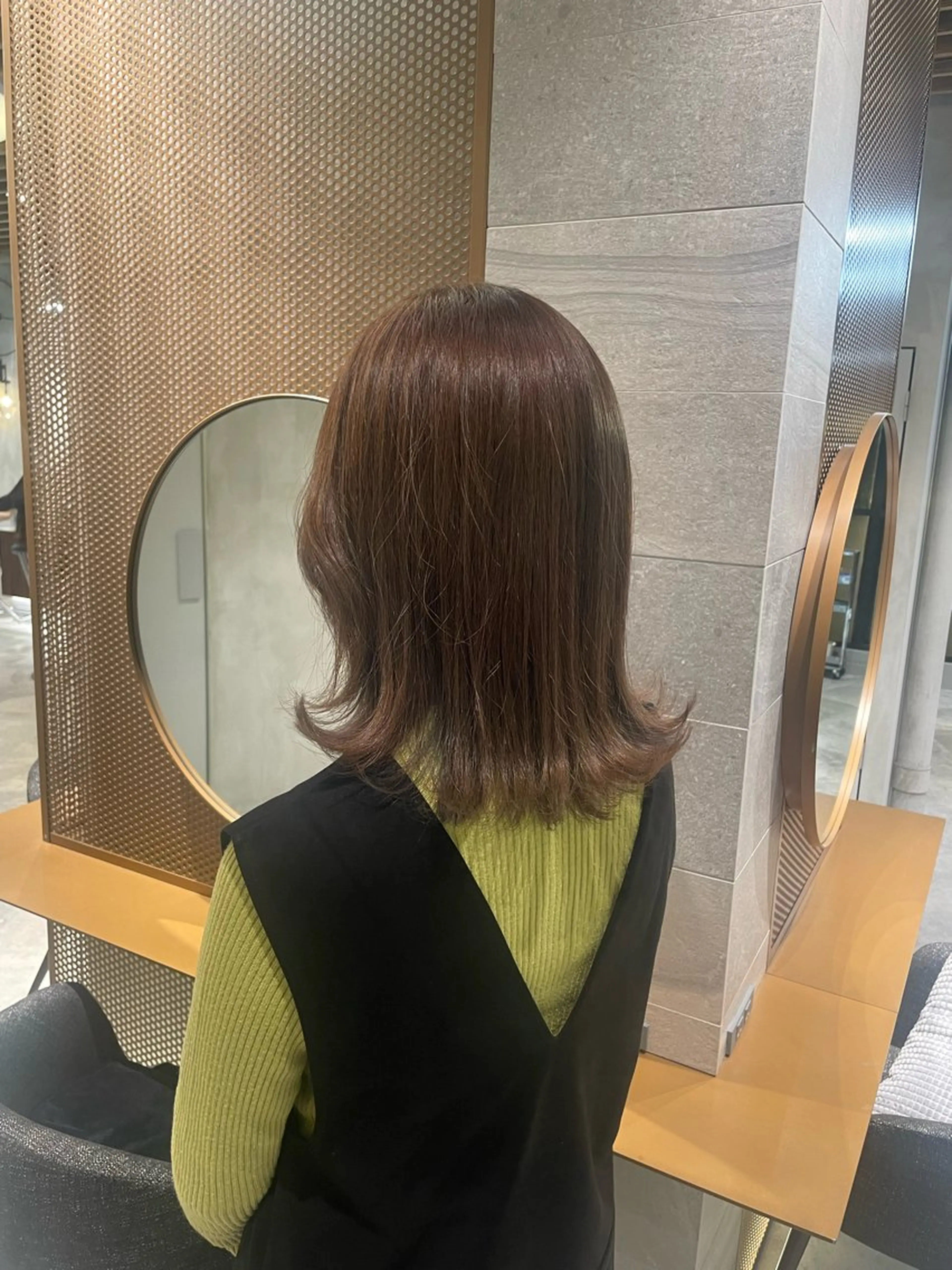 ミディアム Toiro 新宿所属・新宿/新宿三丁目 yuinaのヘアスタイル