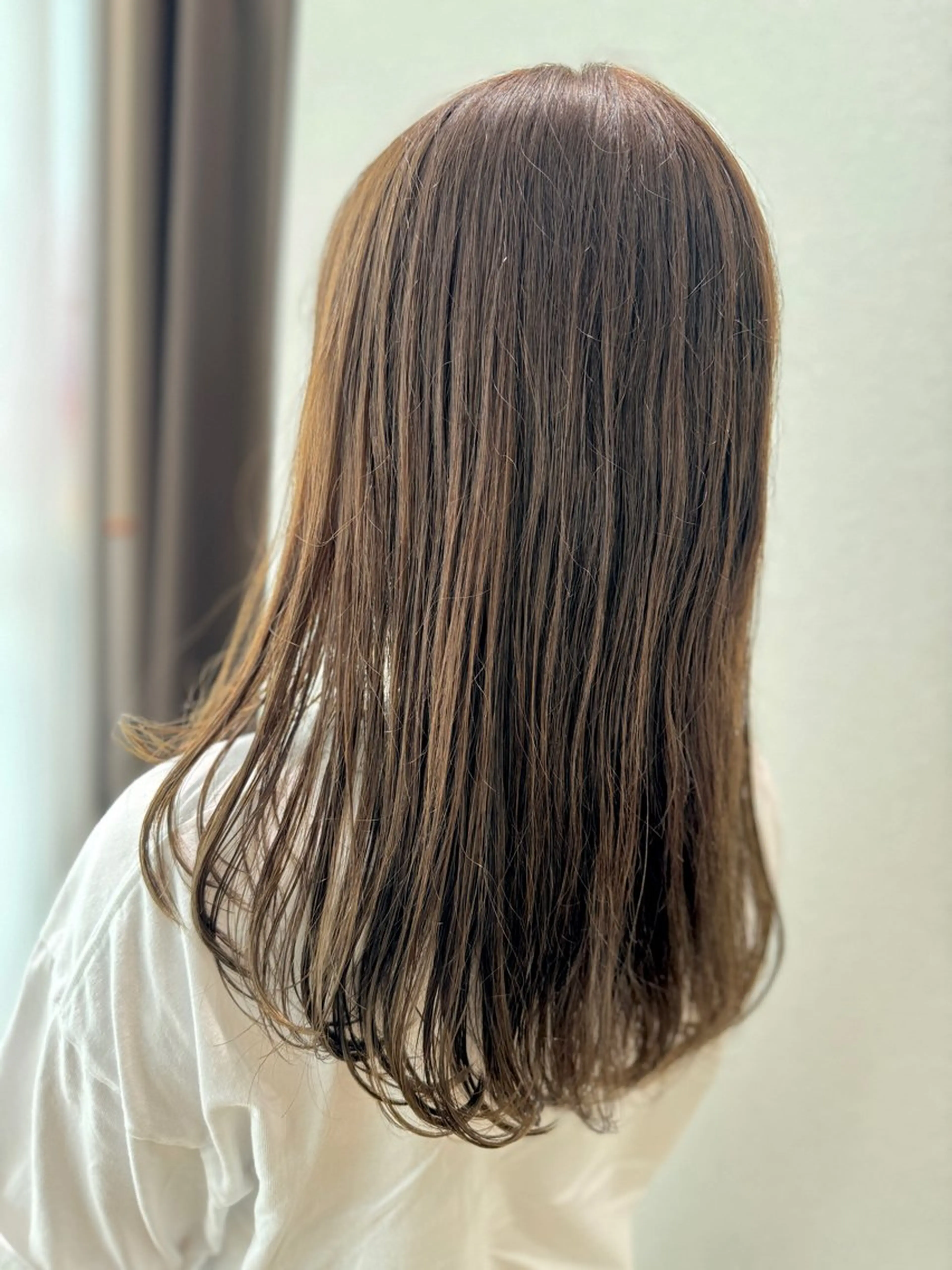 セミロング カット ヘアカラー 平井 麗奈のヘアスタイル