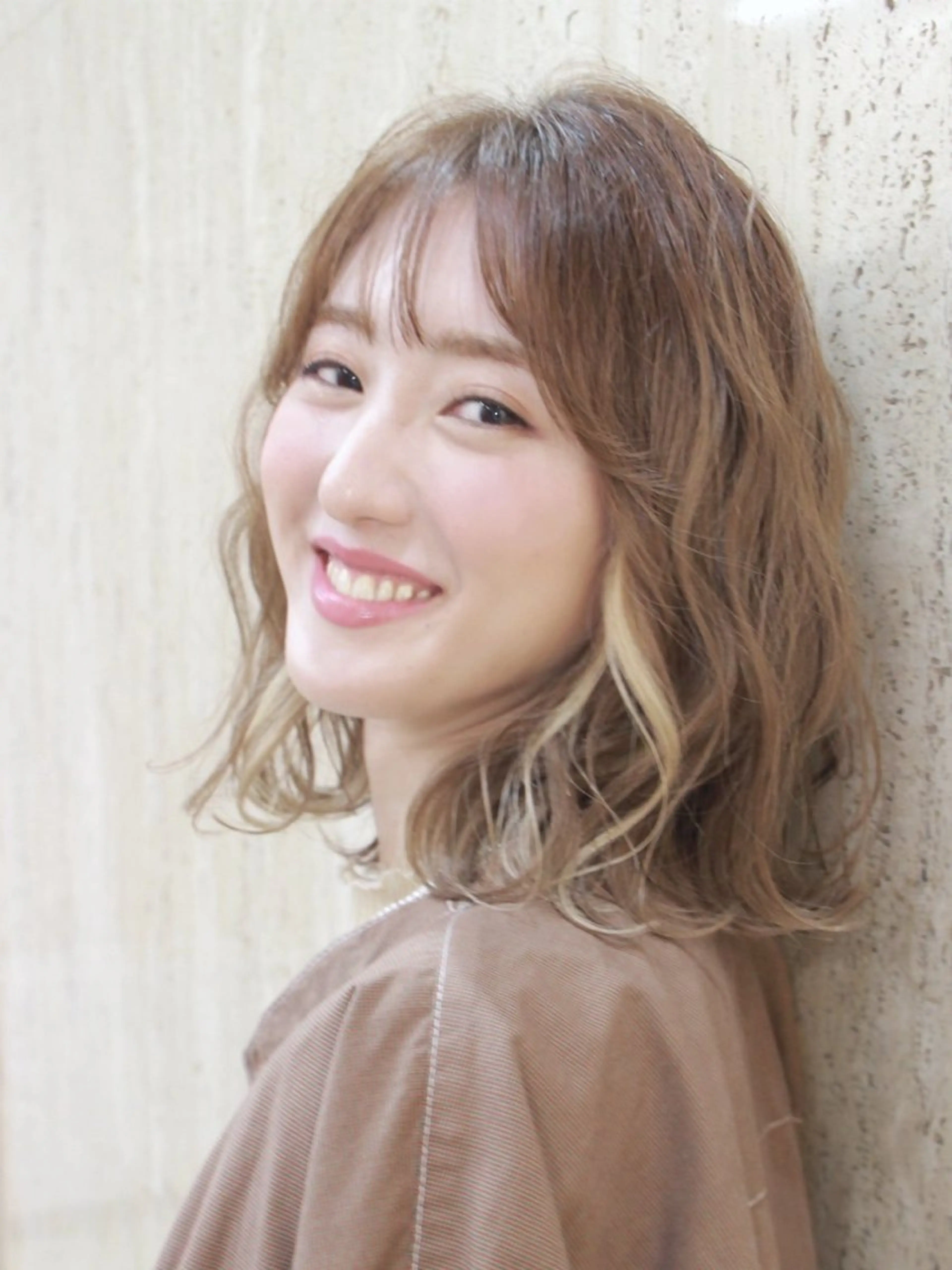ミディアム カラー パーマ 山田 みかのヘアスタイル