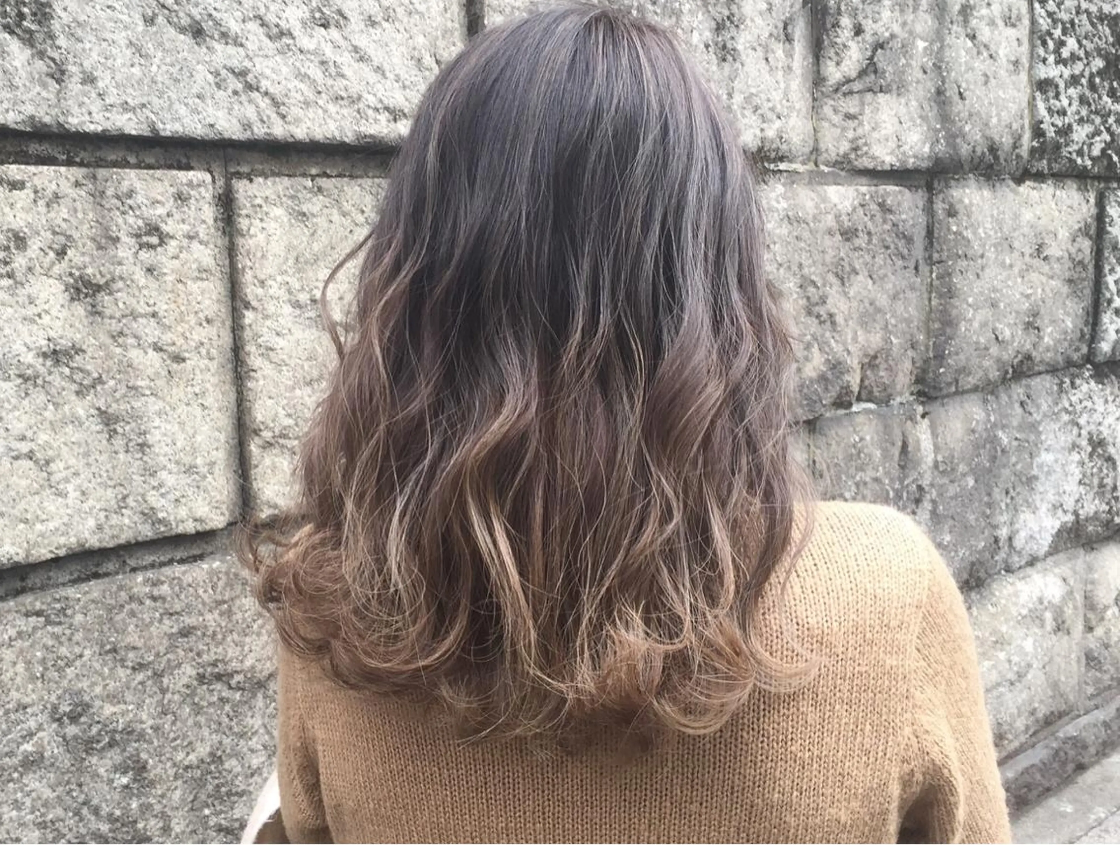 ミディアム カラー グレージュ ハイライトカラー イルミナカラー ハイライト トリートメント 🌈髪質改善カラーの 🌈坂本侑樹のヘアスタイル