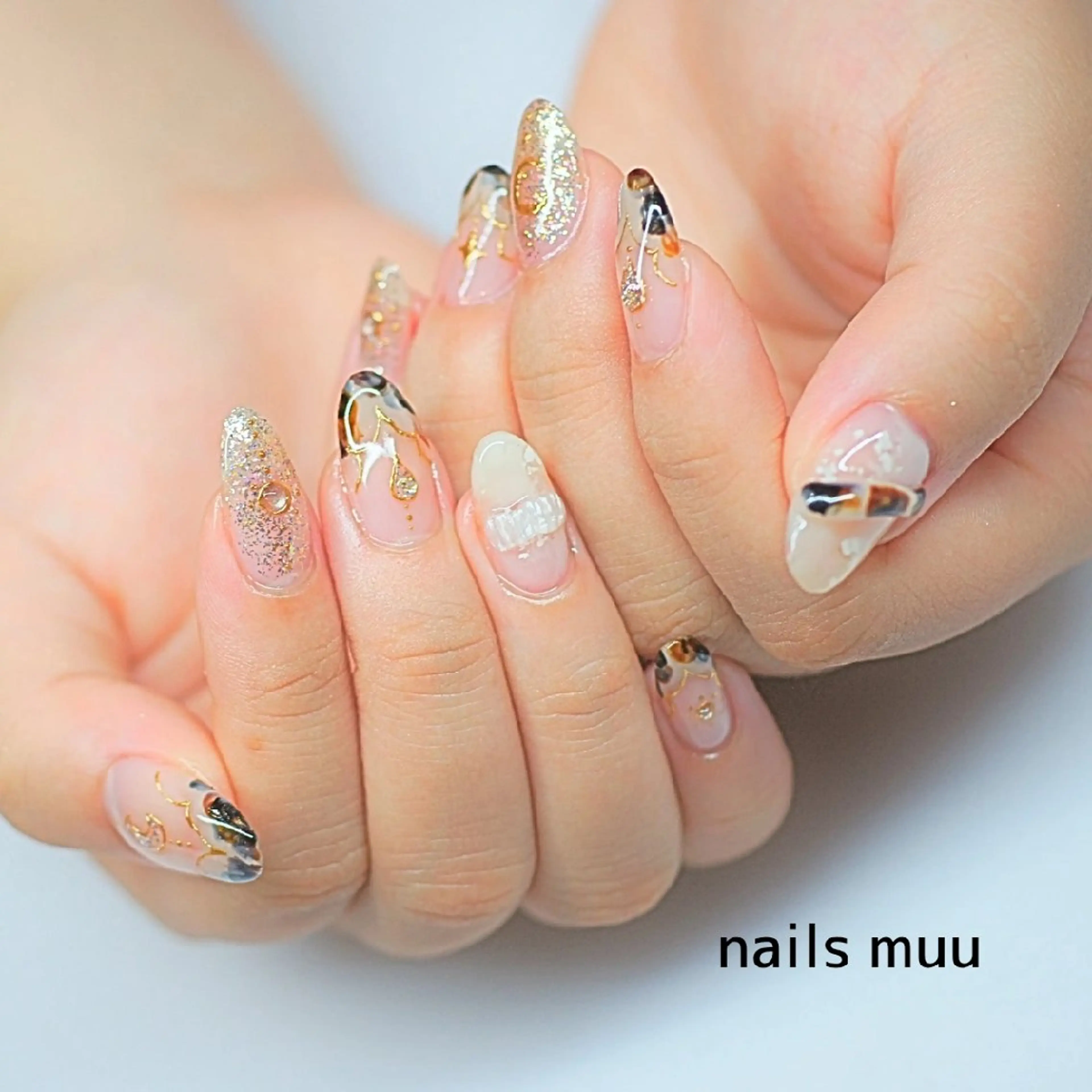 ネイル べっ甲ネイル クリアネイル ホワイト ハンドネイル nails muu まゆのネイルデザイン