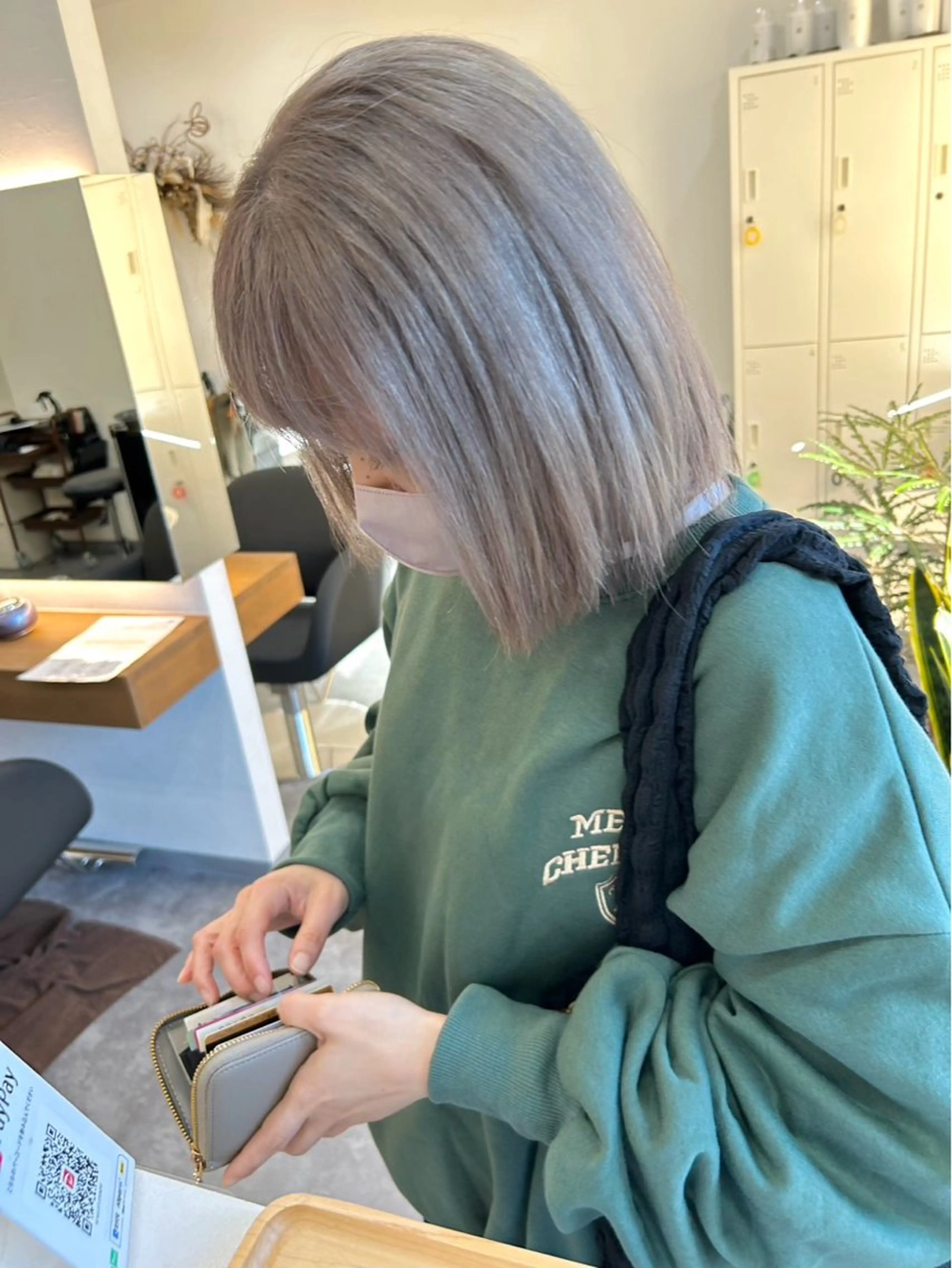 ミディアム ショートボブ ミディアムパーマ 韓国風カラー ボブ ハイライト ヘアカラー ヘアセット ミルクティーベージュ 近鉄奈良駅　向田のヘアスタイル