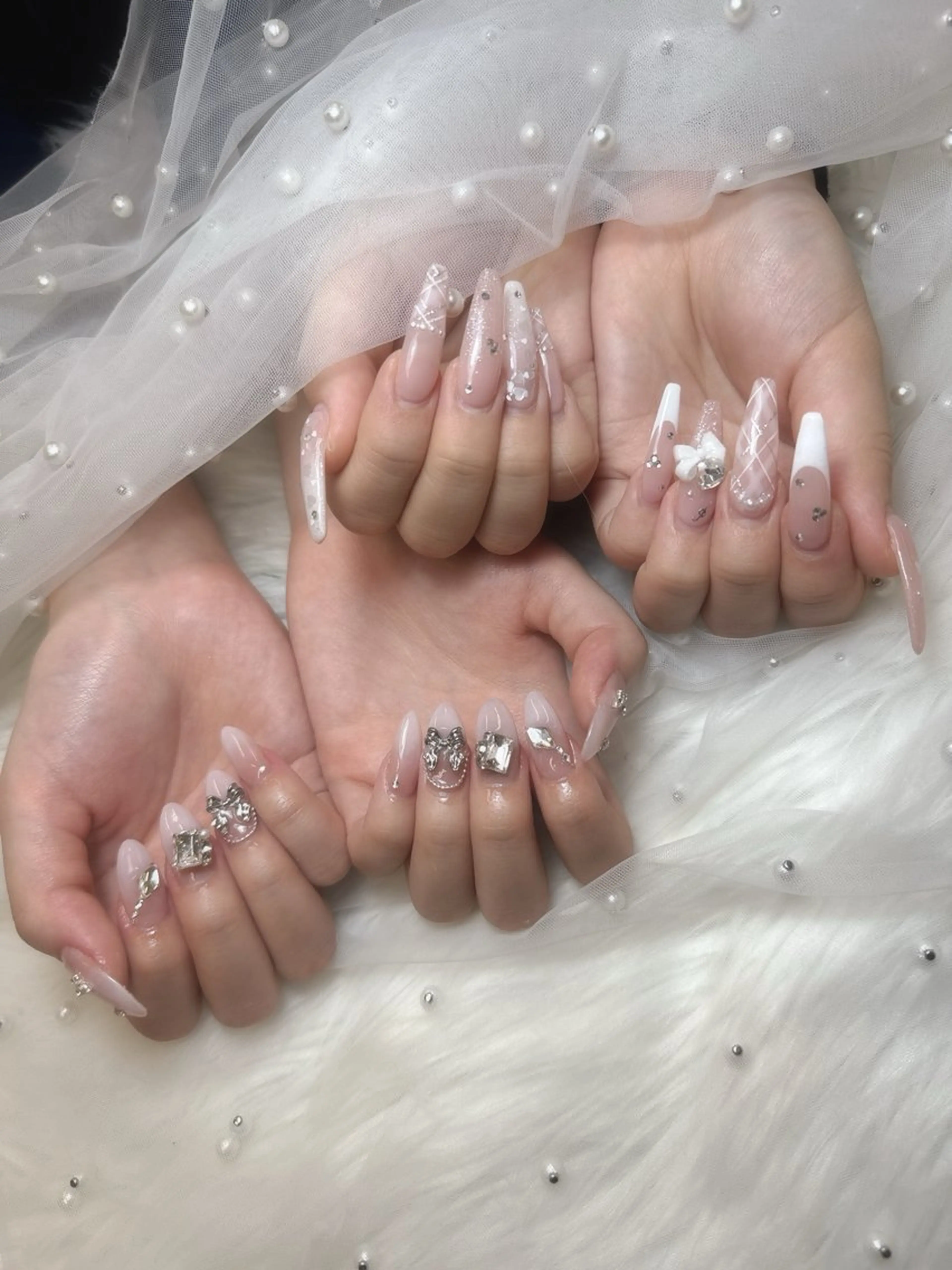 ネイル キラキラネイル 韓国ネイル 持ち込み ワンホンネイル ハンドネイル Queeens nailのネイルデザイン