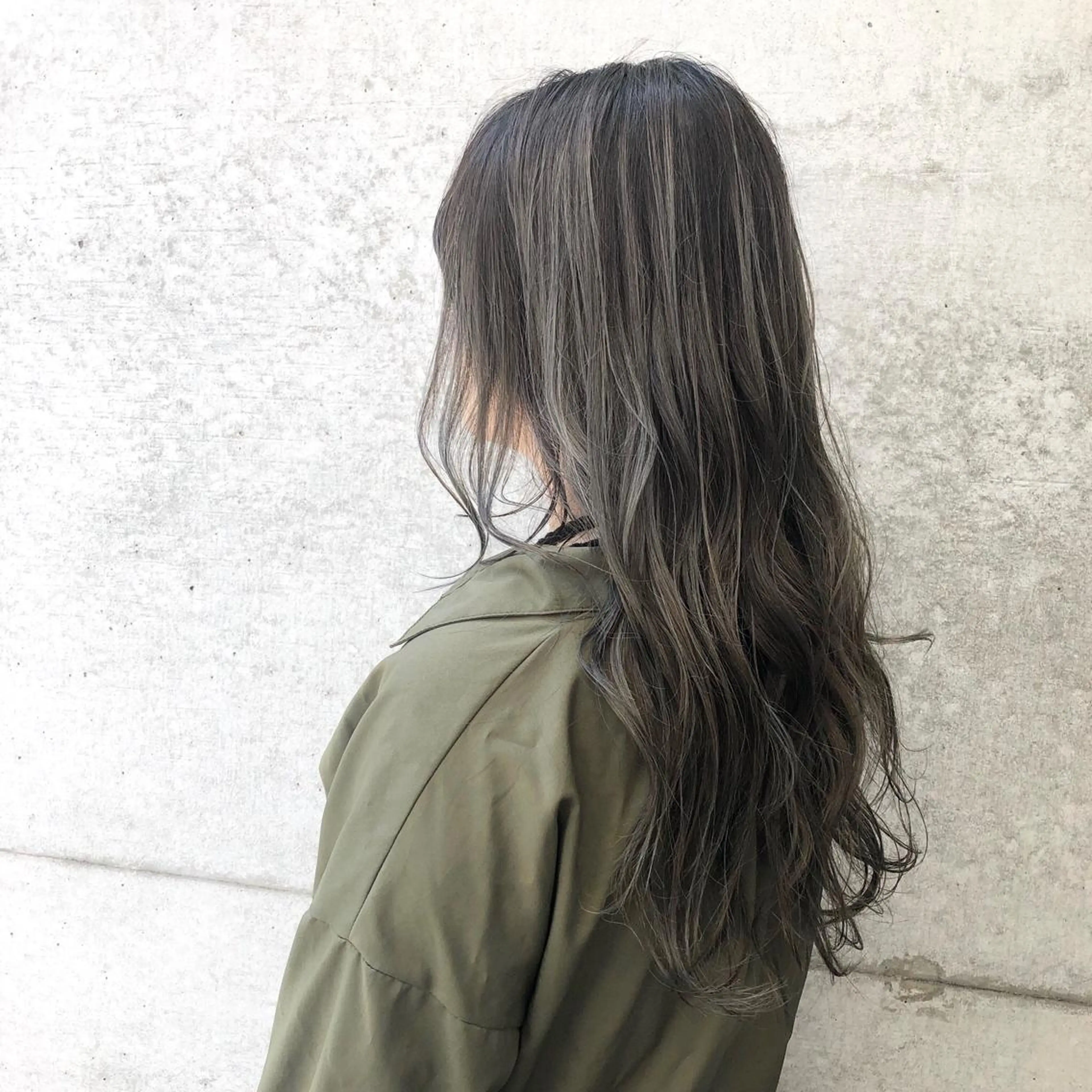 ロング カラー ブリーチ ハイライトカラー ハイライト clomus所属・YUKA艶髪 🌸寛ぎ部屋のヘアスタイル