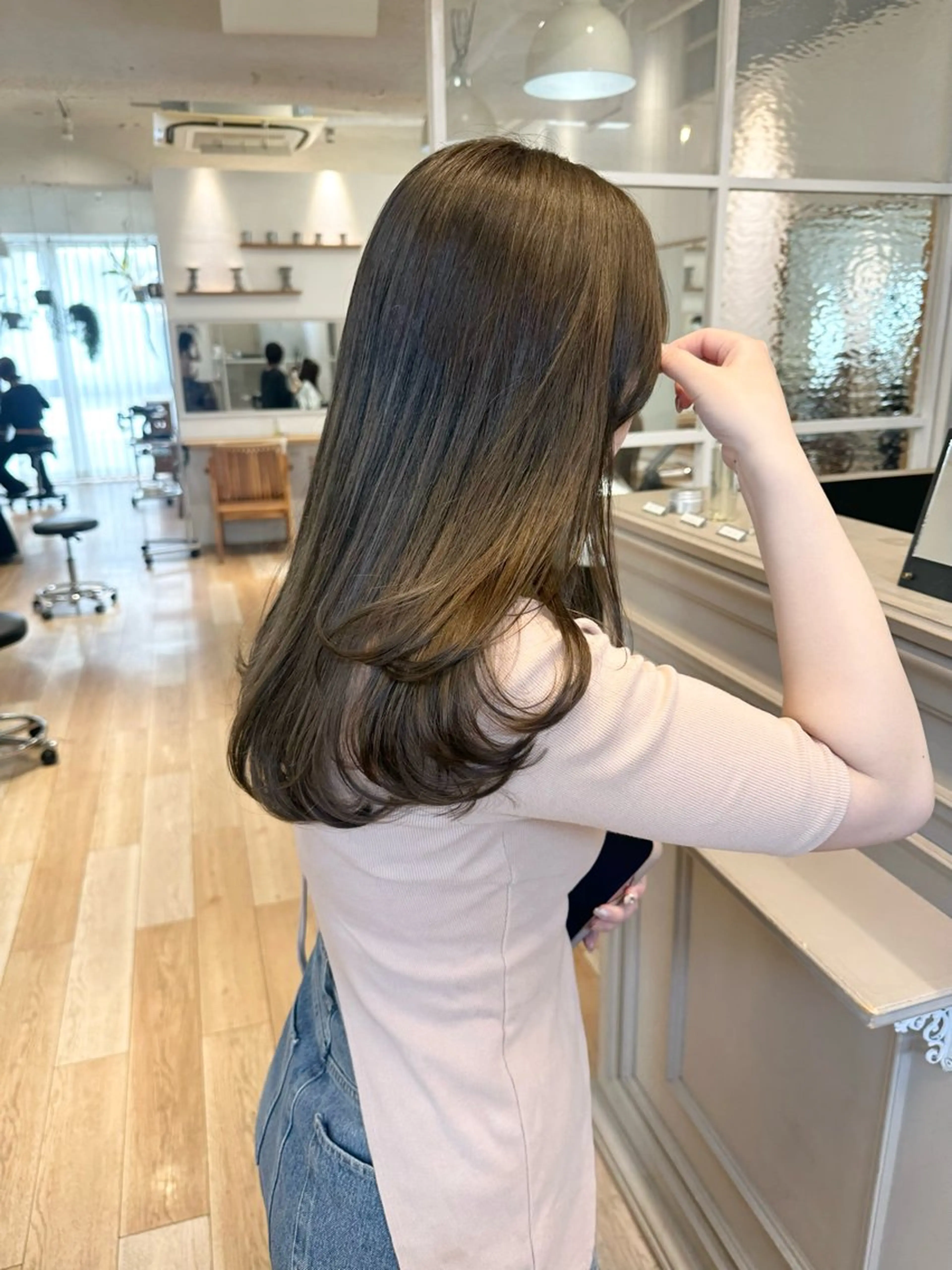 セミロング カラー ベージュカラー ブリーチ ハイトーンカラー ブリーチなしカラー オリーブベージュ カット ヘアカラー トリートメント REINA☁️透明感 カラー/ぷつっと♡のヘアスタイル