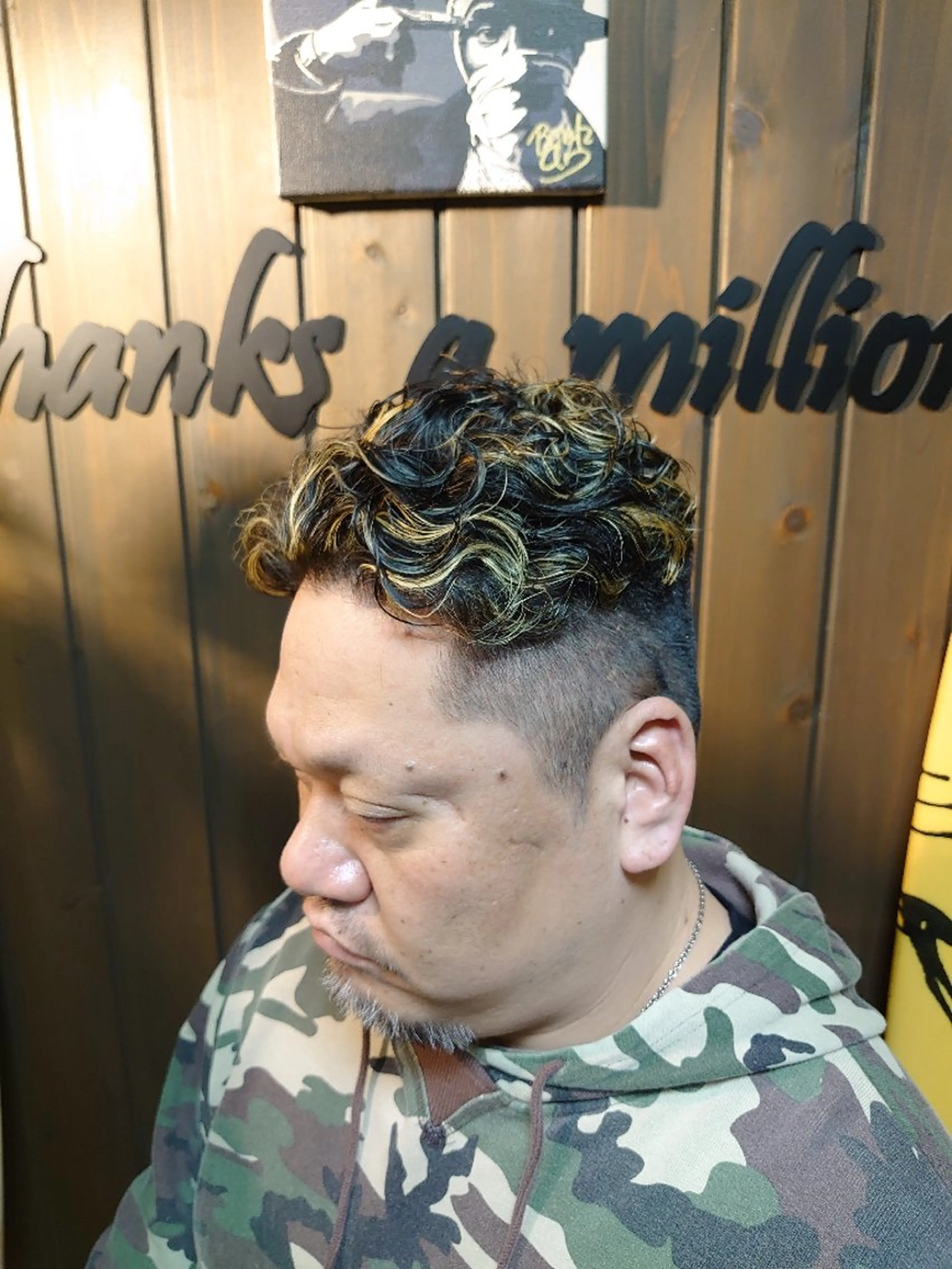 ショート サンフラット所属・岡林 選のヘアスタイル