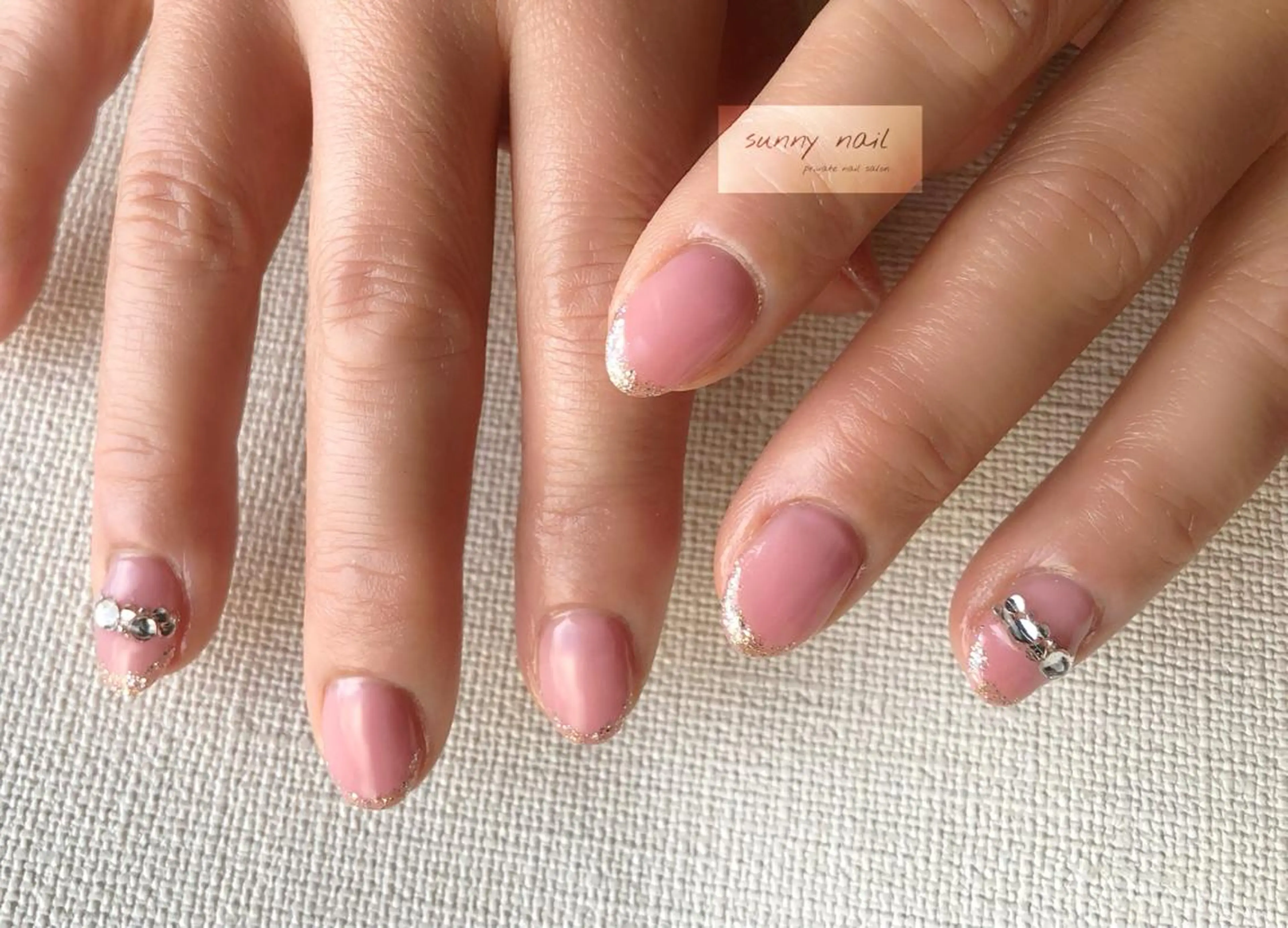 ネイル アートネイル ジェルネイル キラキラネイル ニュアンスネイル パラジェル sunny nailのネイルデザイン