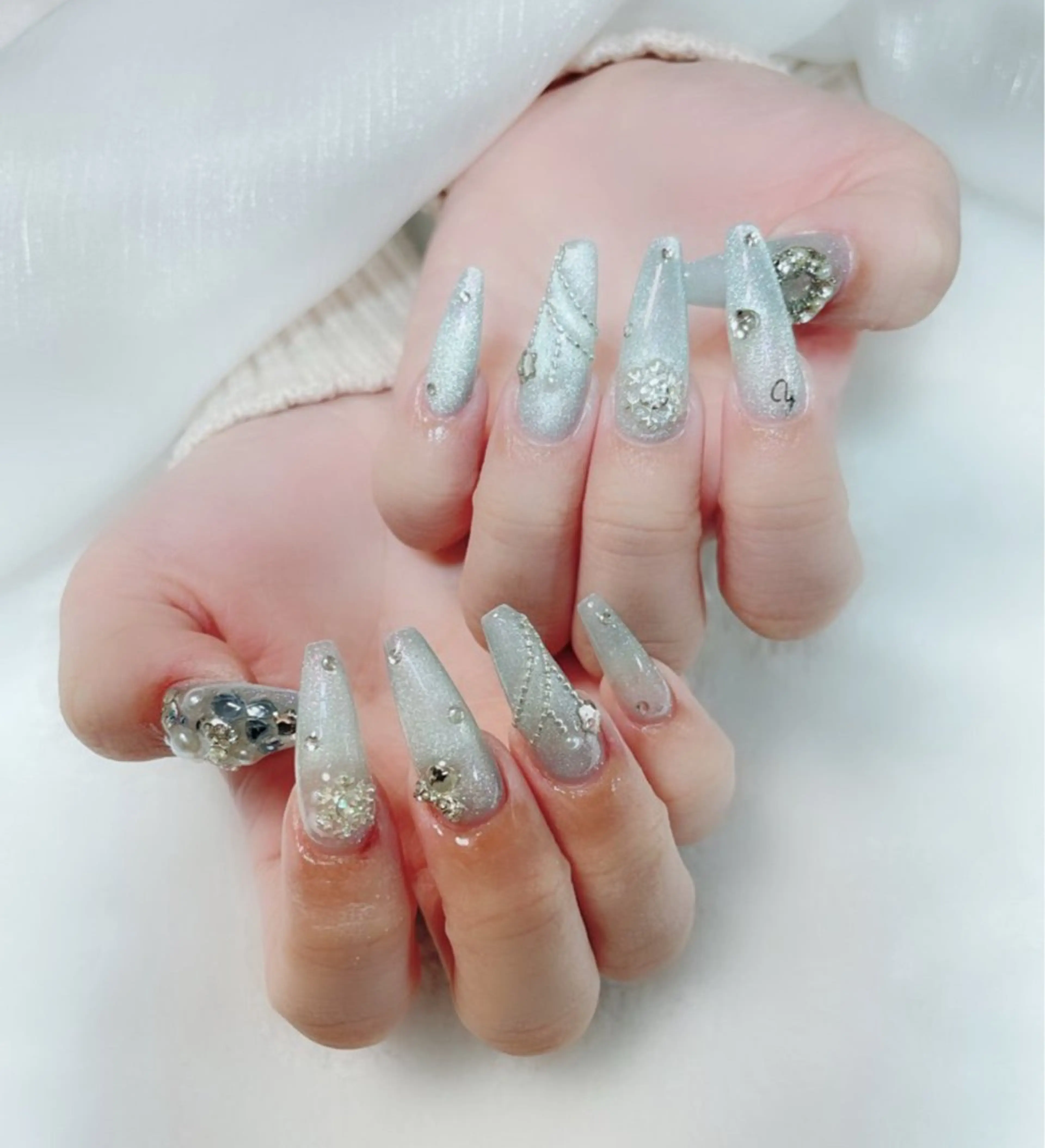 ネイル 持ち込み ハンドネイル Tini ANA.CHUOのネイルデザイン