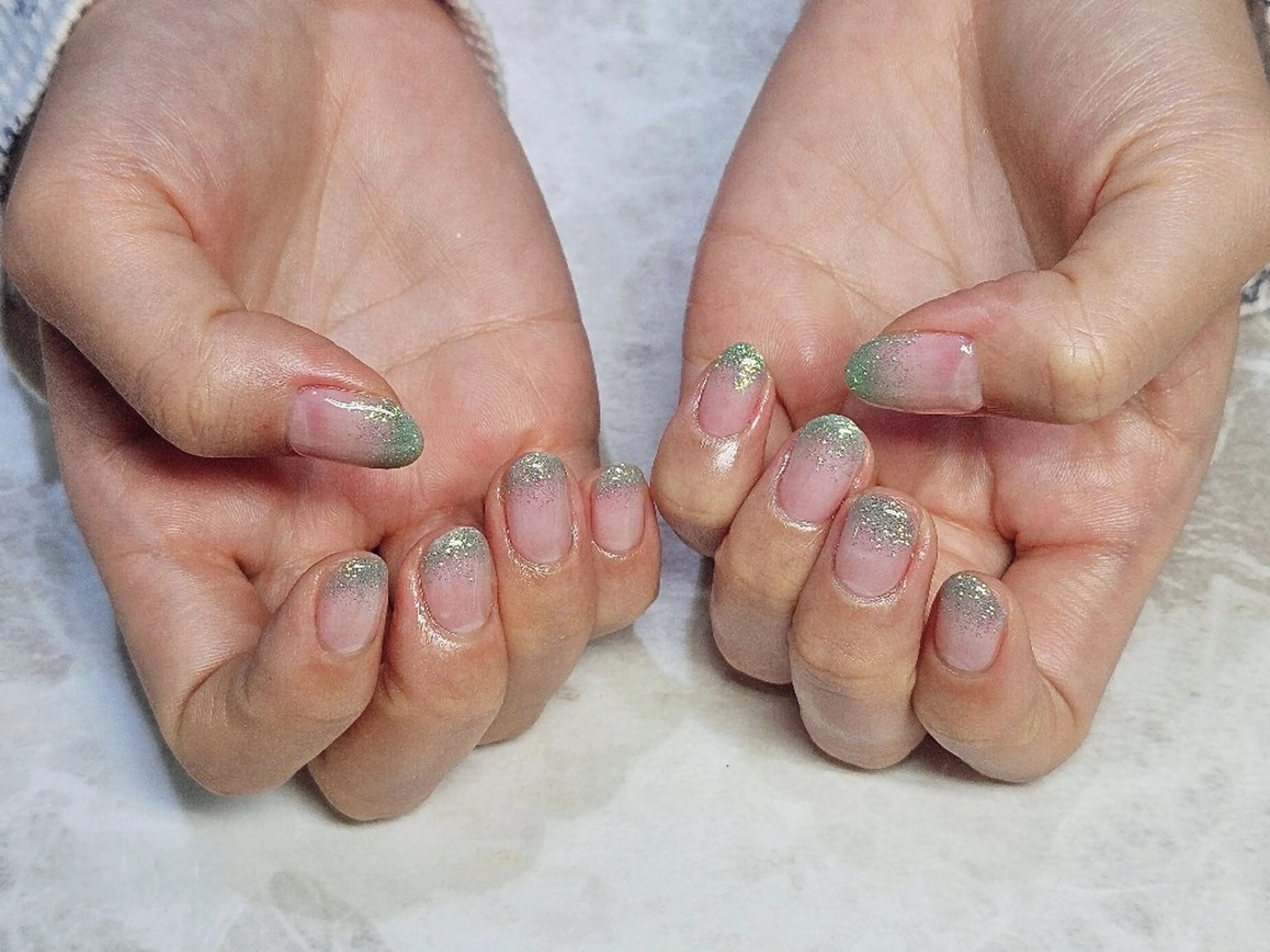 ネイル グリーン ラメ(グリッター) ラメグラデーション WINK所属・吉澤 響香のネイルデザイン