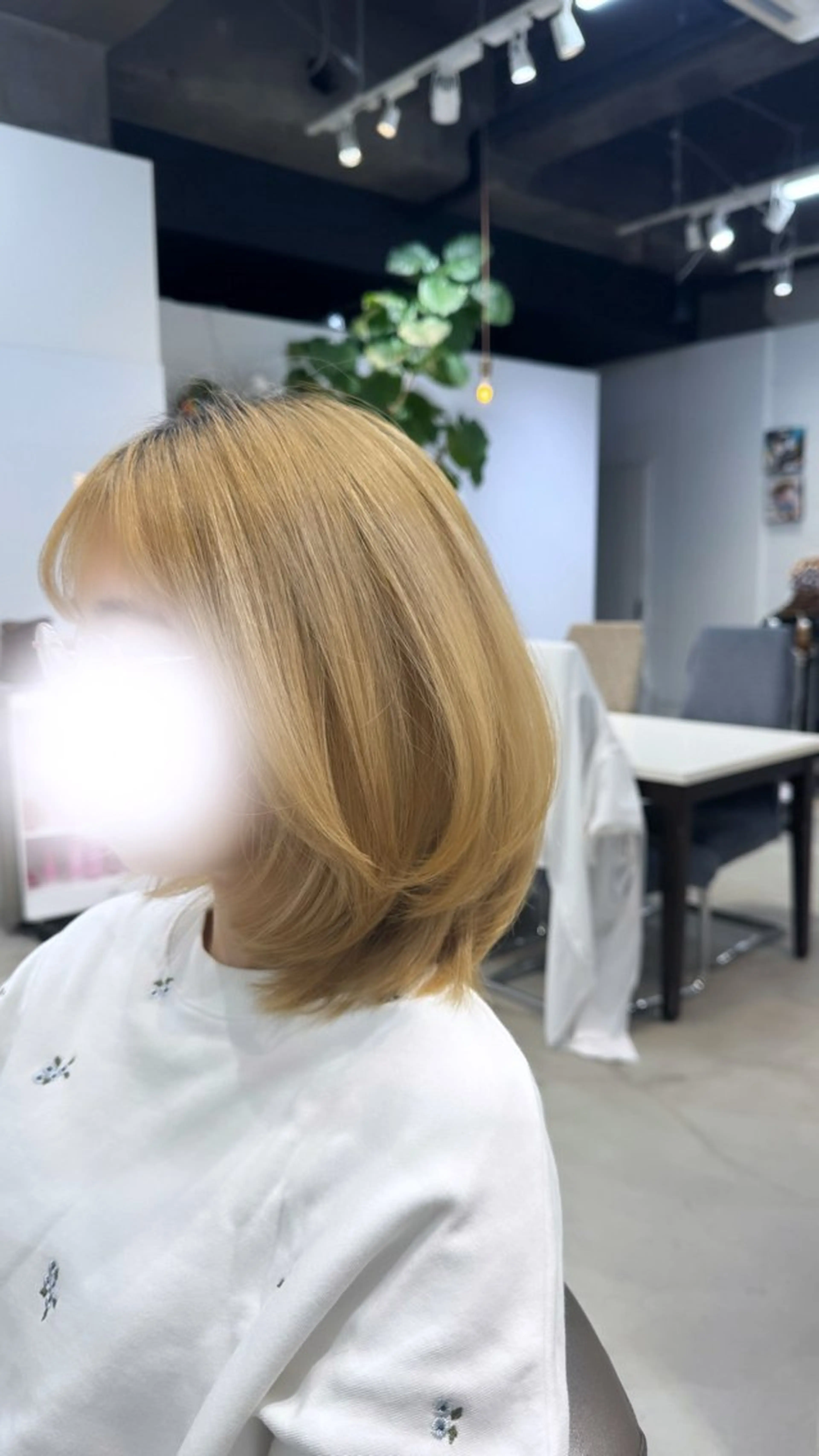 ミディアム レイヤーカット HAIR LOUNGE Run Ways所属・Shiho 🦋 ／透明感カラーのヘアスタイル