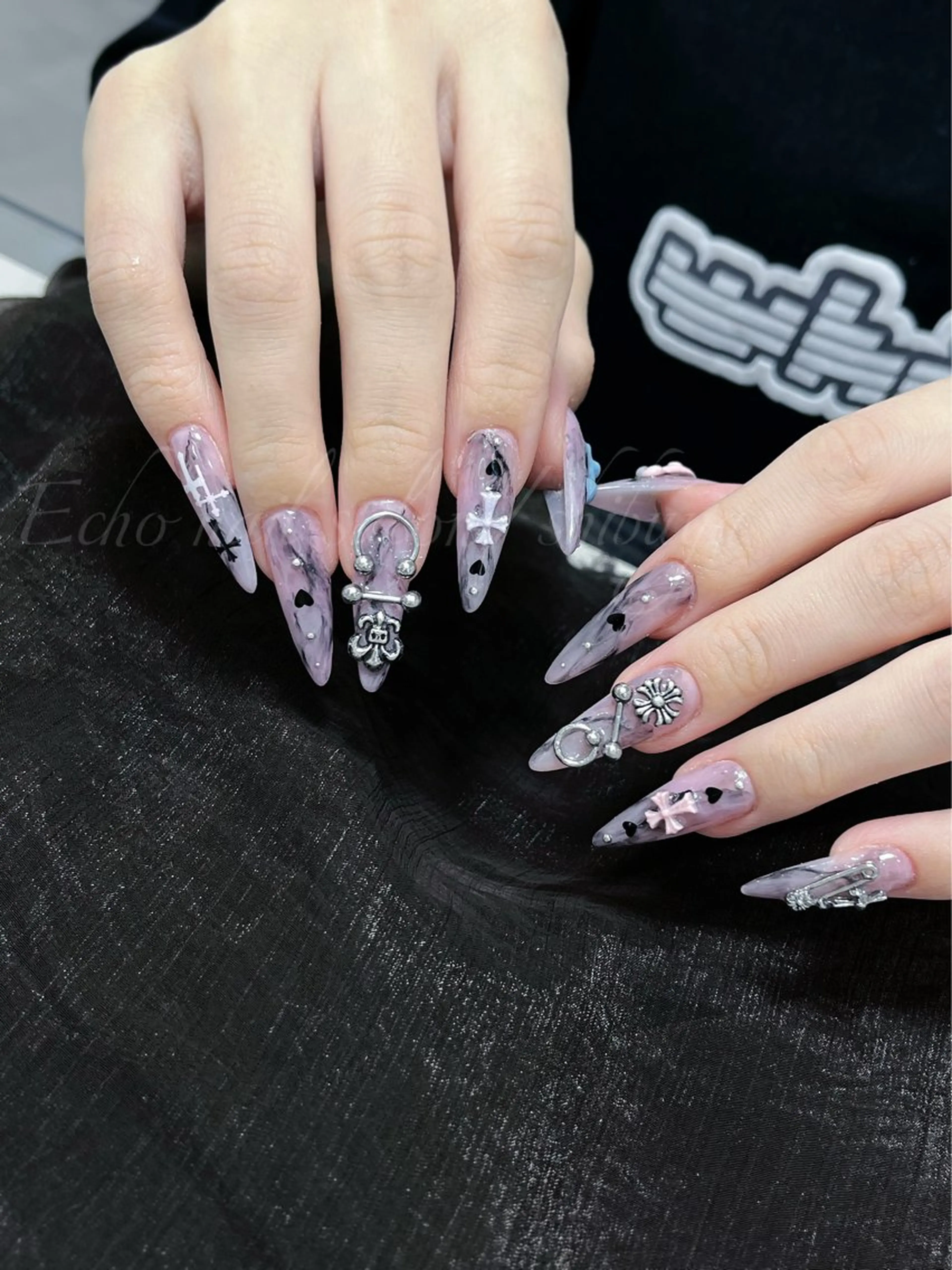 ロング ハンドネイル Echo Nail Salonのネイルデザイン