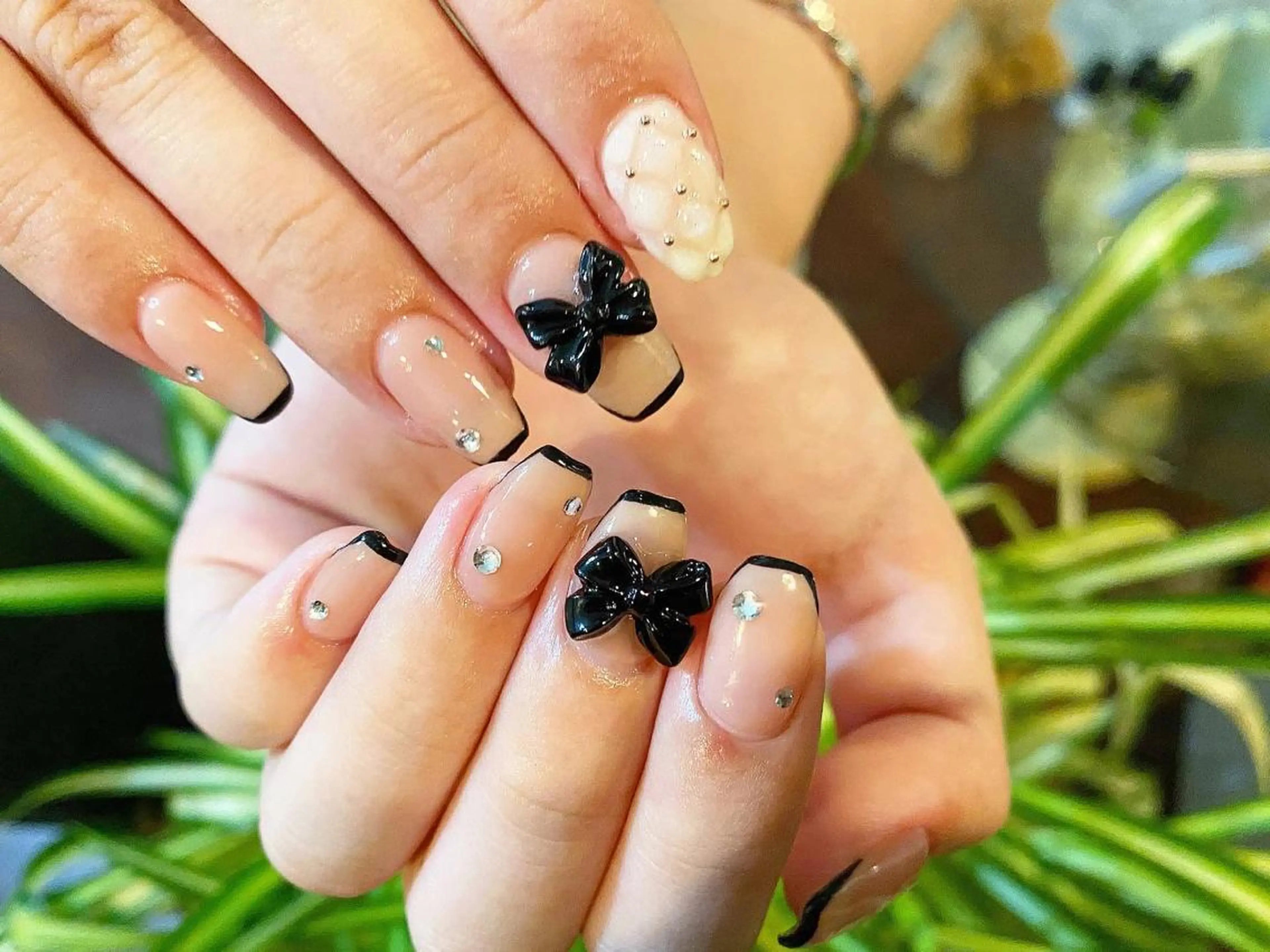 ネイル ストーンネイル private nail salon   crystal ⭐︎ color所属・crystal ⭐︎ colorのネイルデザイン