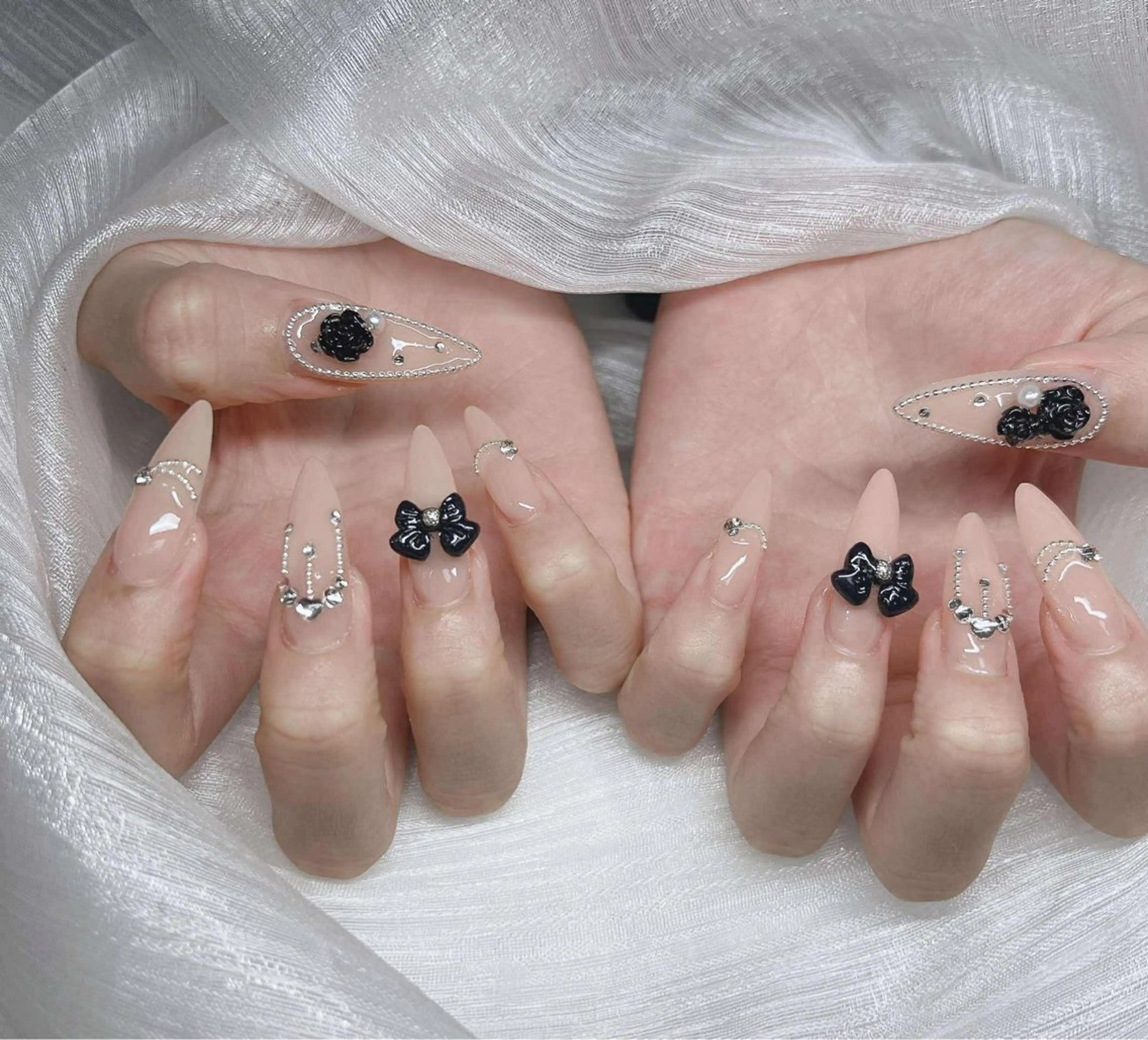 ネイル 長さ出し グラデーション 卒業式 キラキラネイル マグネットネイル ハンドネイル Lee Nailsのネイルデザイン