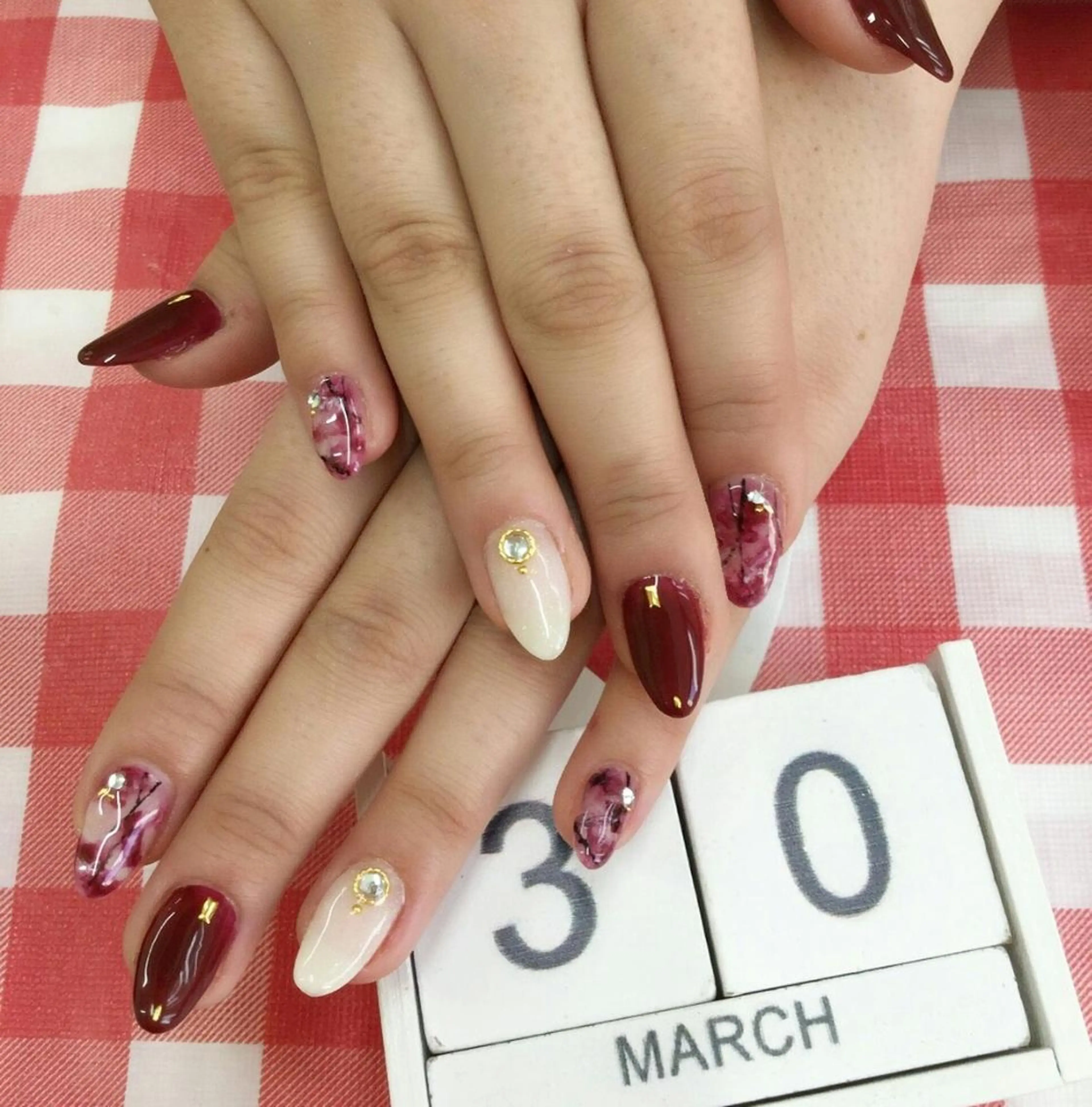 ネイル ボルドー JEWEL nailのネイルデザイン