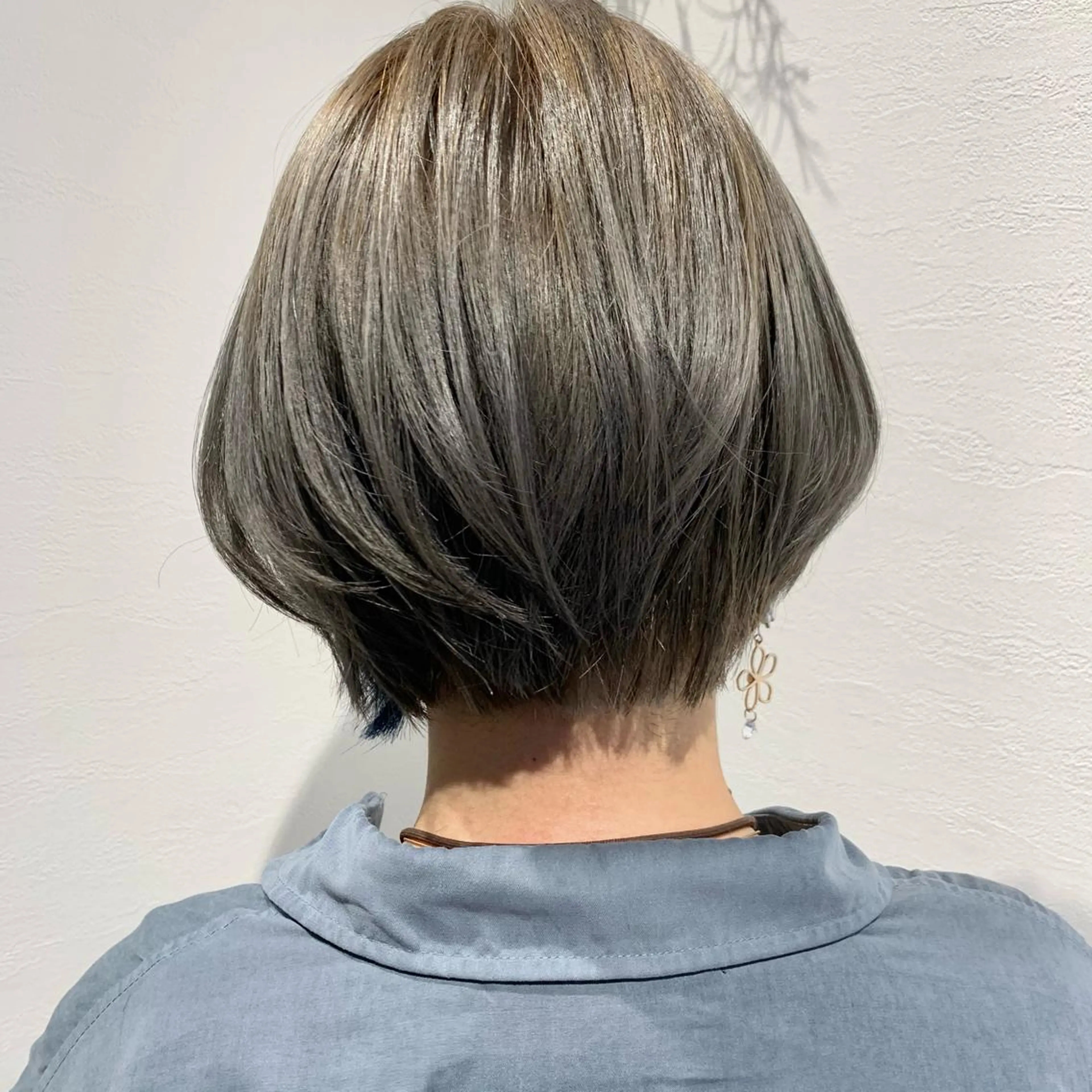 ショート カラー ハイトーンカラー ヘアカラー ショート×カラー 🦊堀米早紀【荻窪】のヘアスタイル