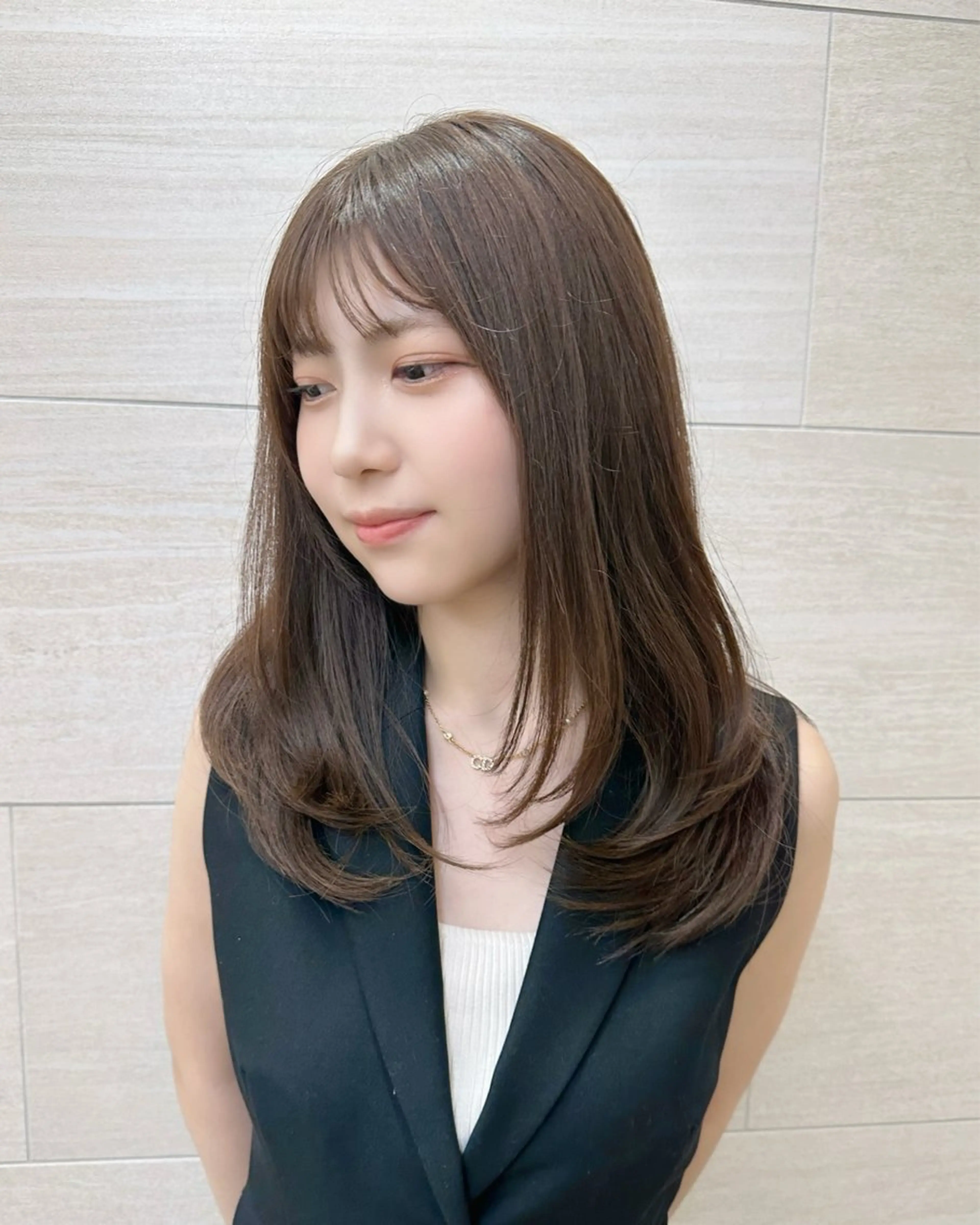 セミロング カラー グレージュ レイヤーカット ✨小顔顔まわり✨ サイトウ　アツキのヘアスタイル