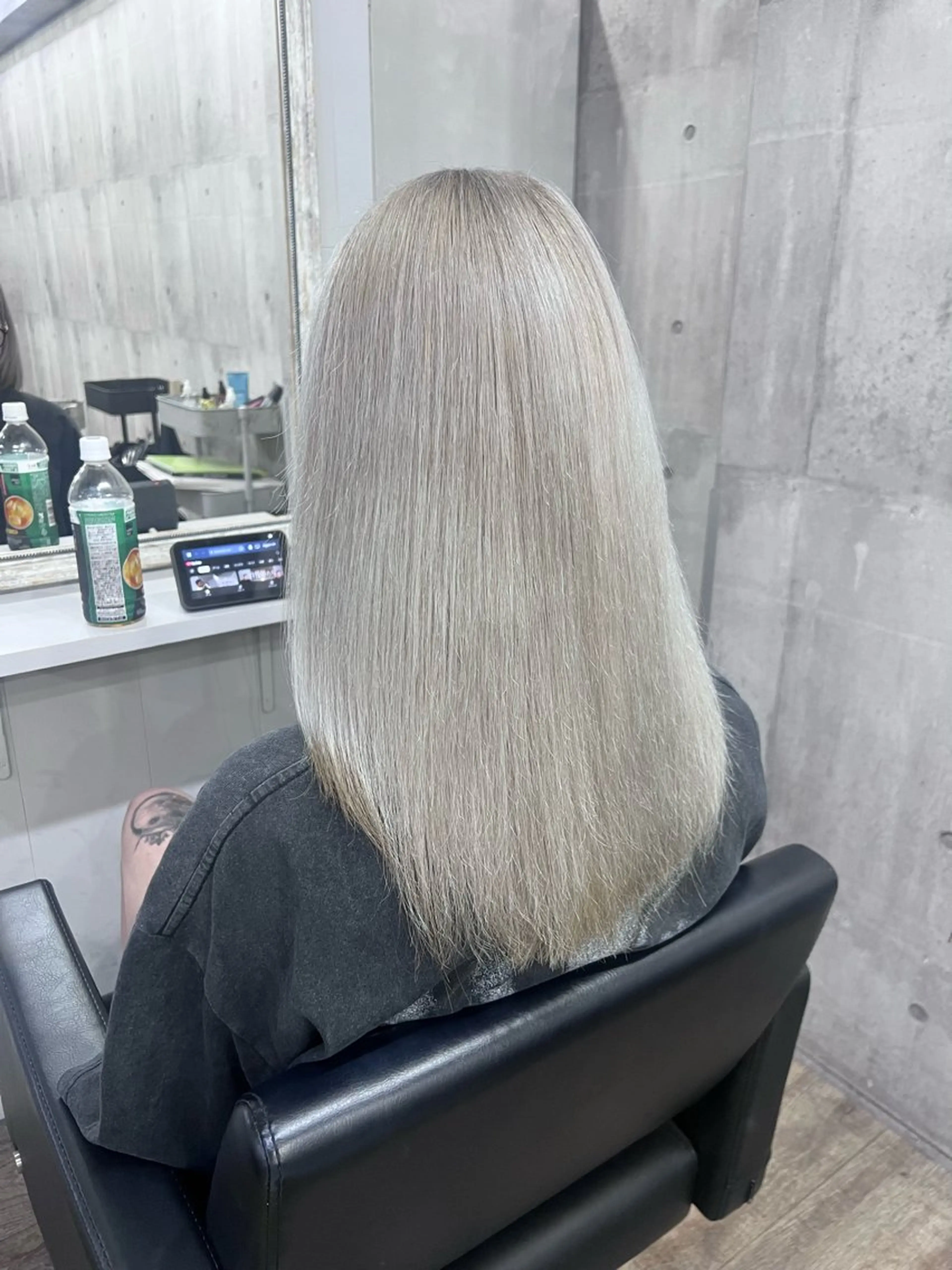 セミロング サニーサイド大名 ダブルカラー髪質改善のヘアスタイル