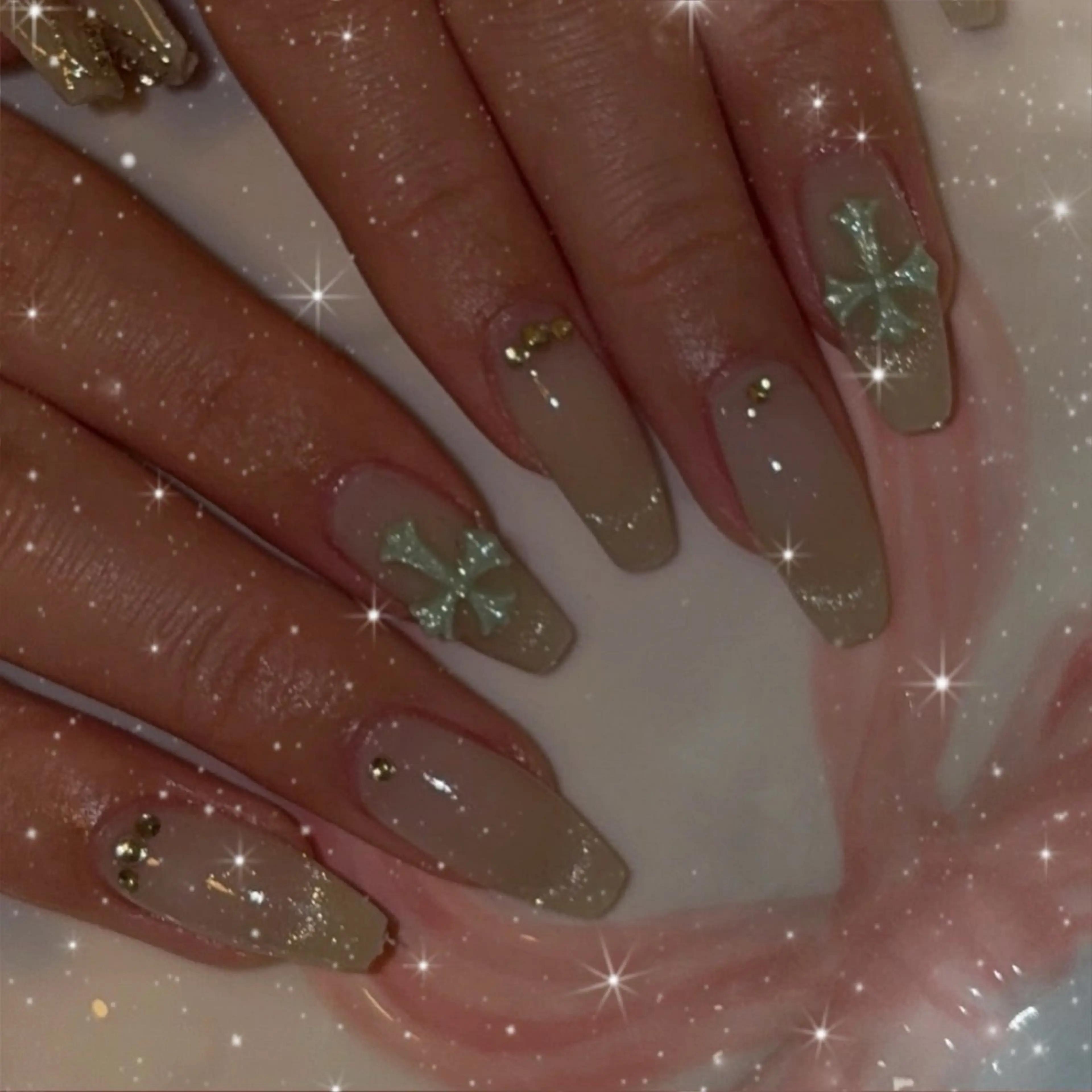 ネイル LUANA所属・LUANA ジュリのネイルデザイン