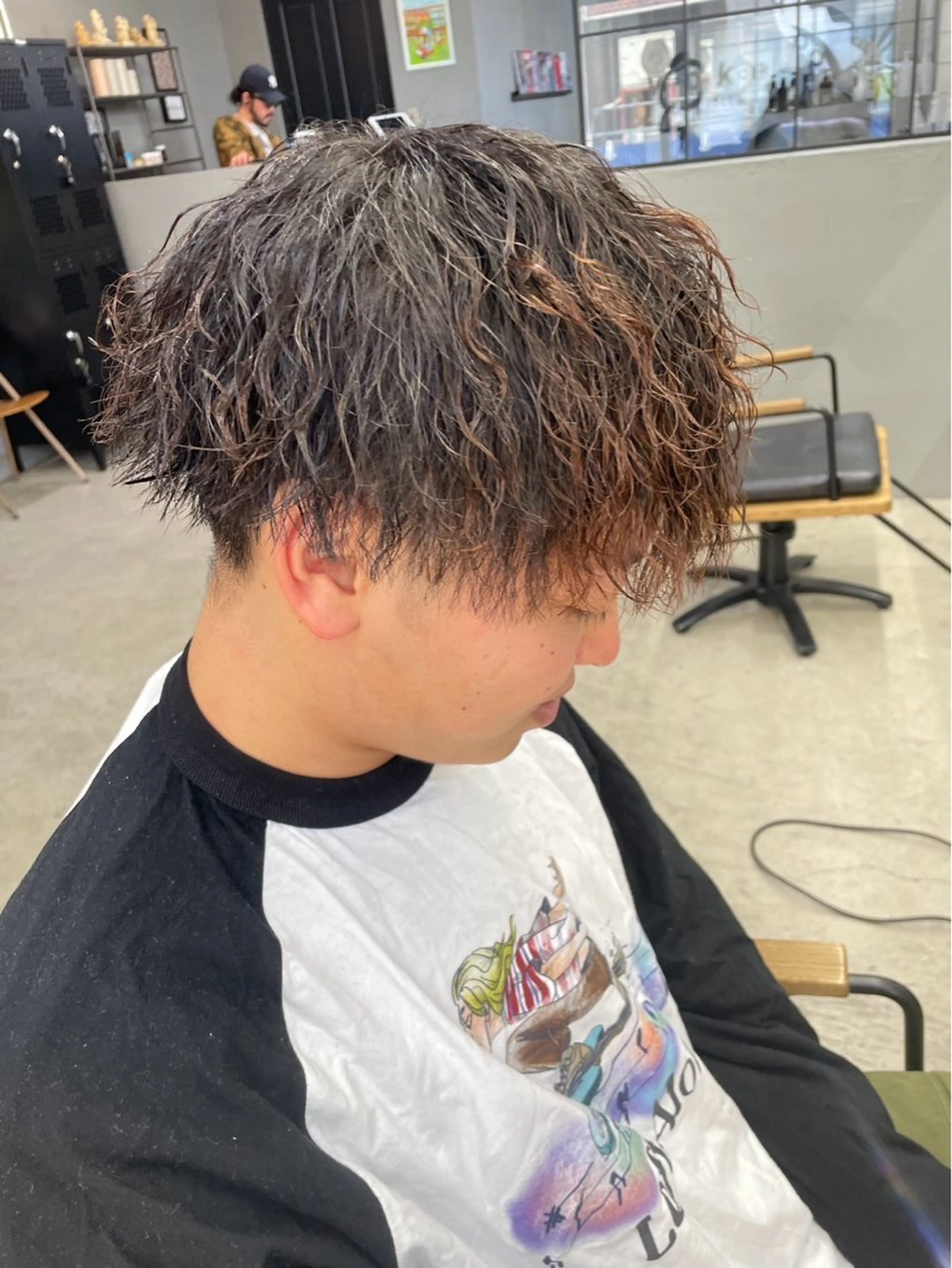 ミディアム パーマ メンズ カット パーマ メンズ専門サロン wokeのヘアスタイル