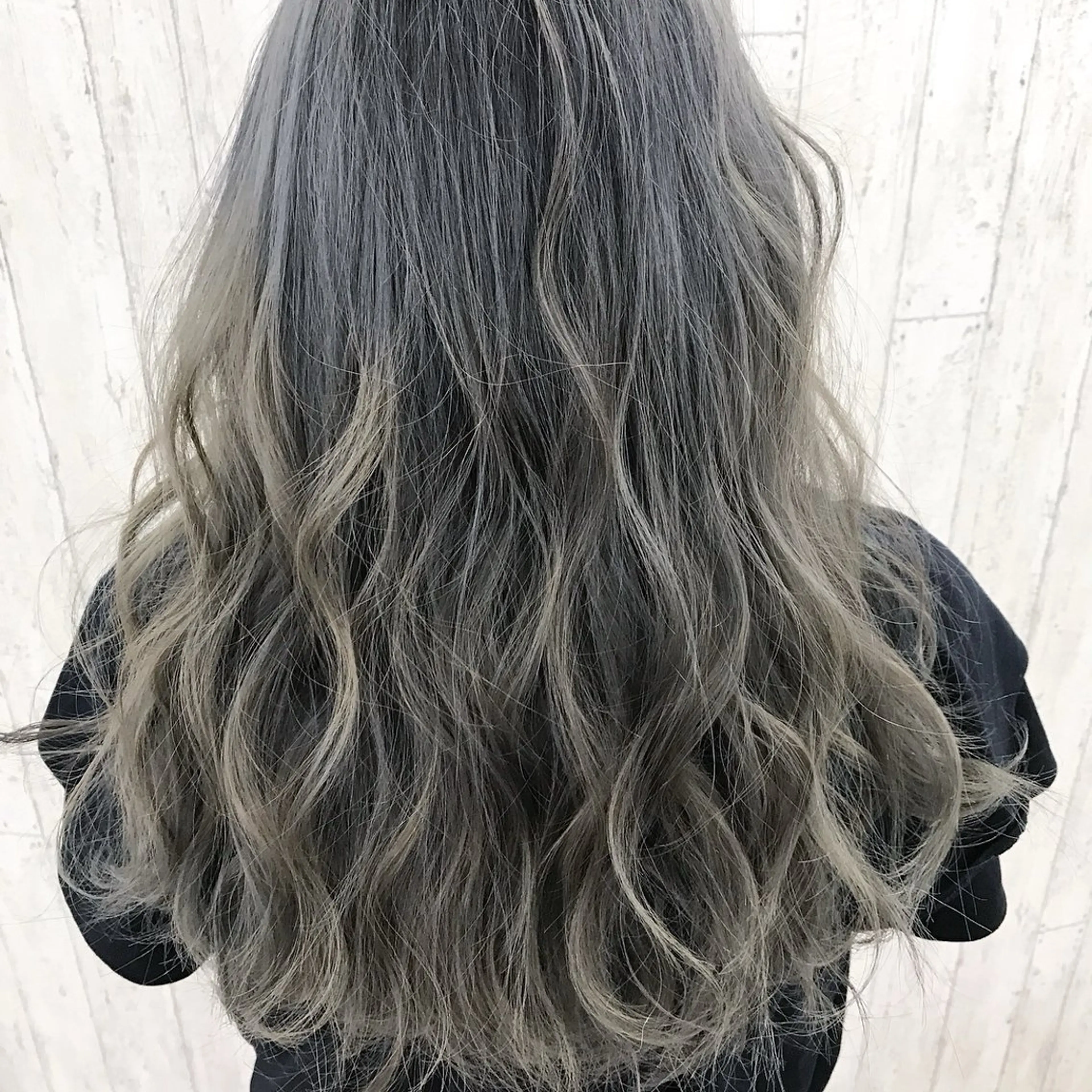 セミロング ヘアカラー kazufumi ..のヘアスタイル