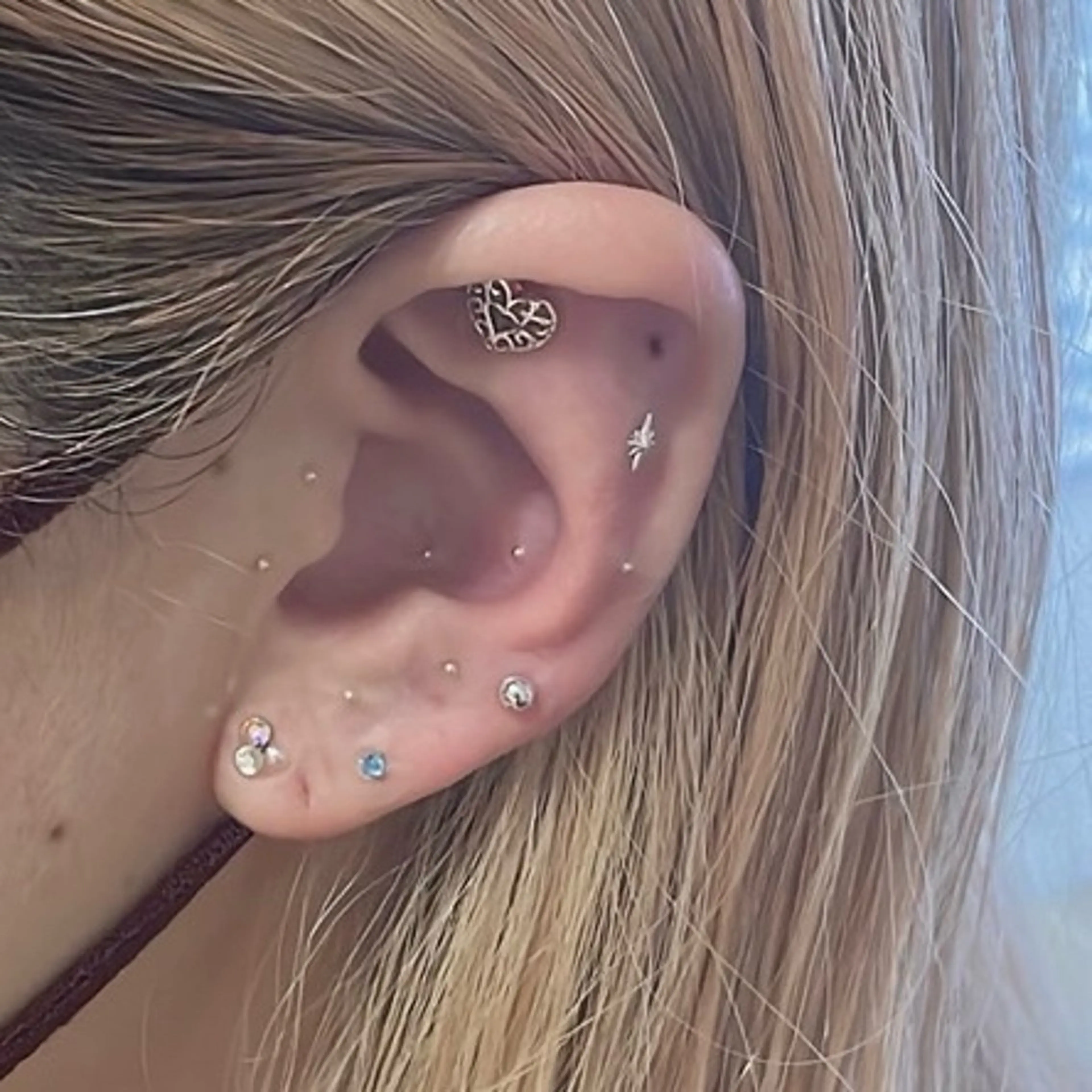 耳ツボジュエリー💎👂✨12粒の写真