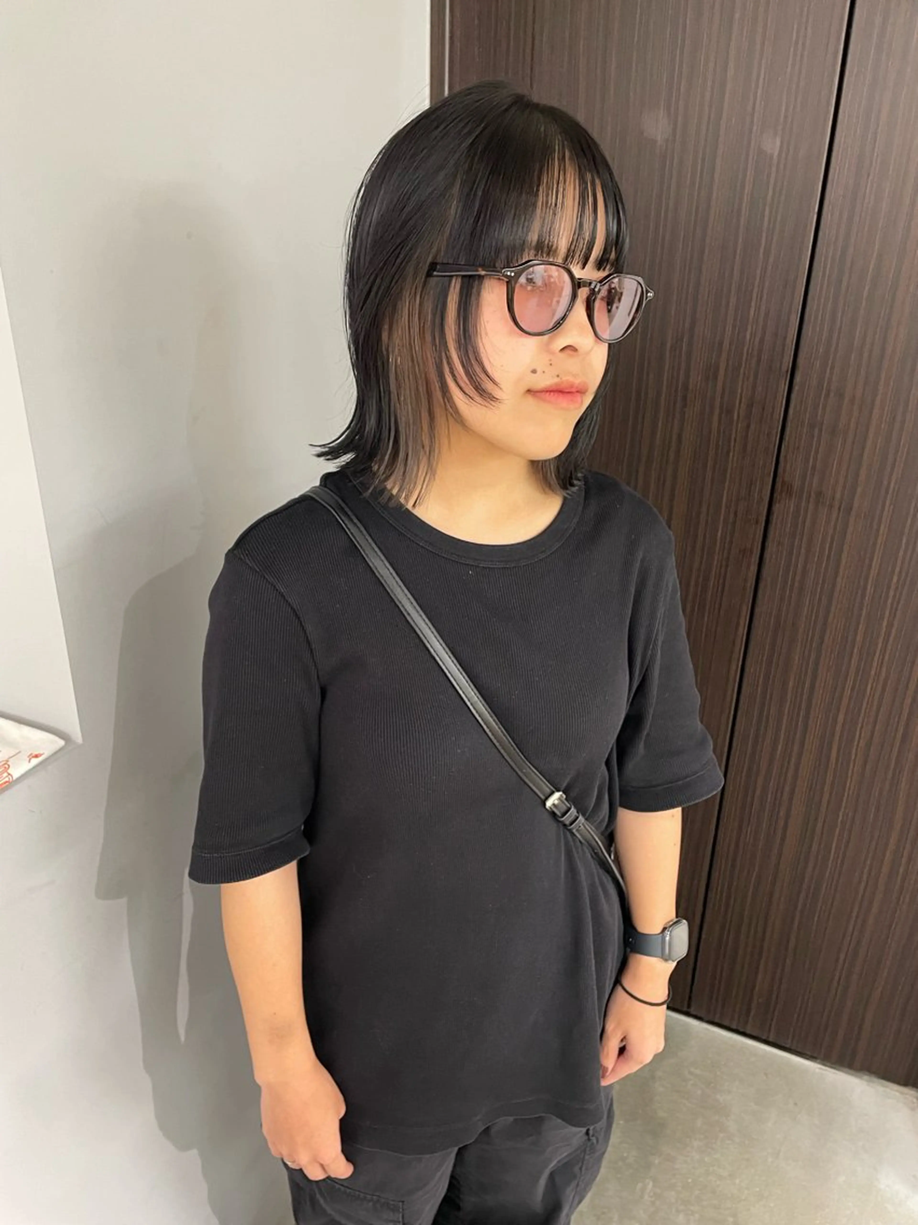 ミディアム カラー ボブレイヤー ミストバング イヤリングカラー  フェイスフレーミング インナーカラー ヘアカラー トリートメント MIU/ルーツカラー 顔まわりレイヤーのヘアスタイル