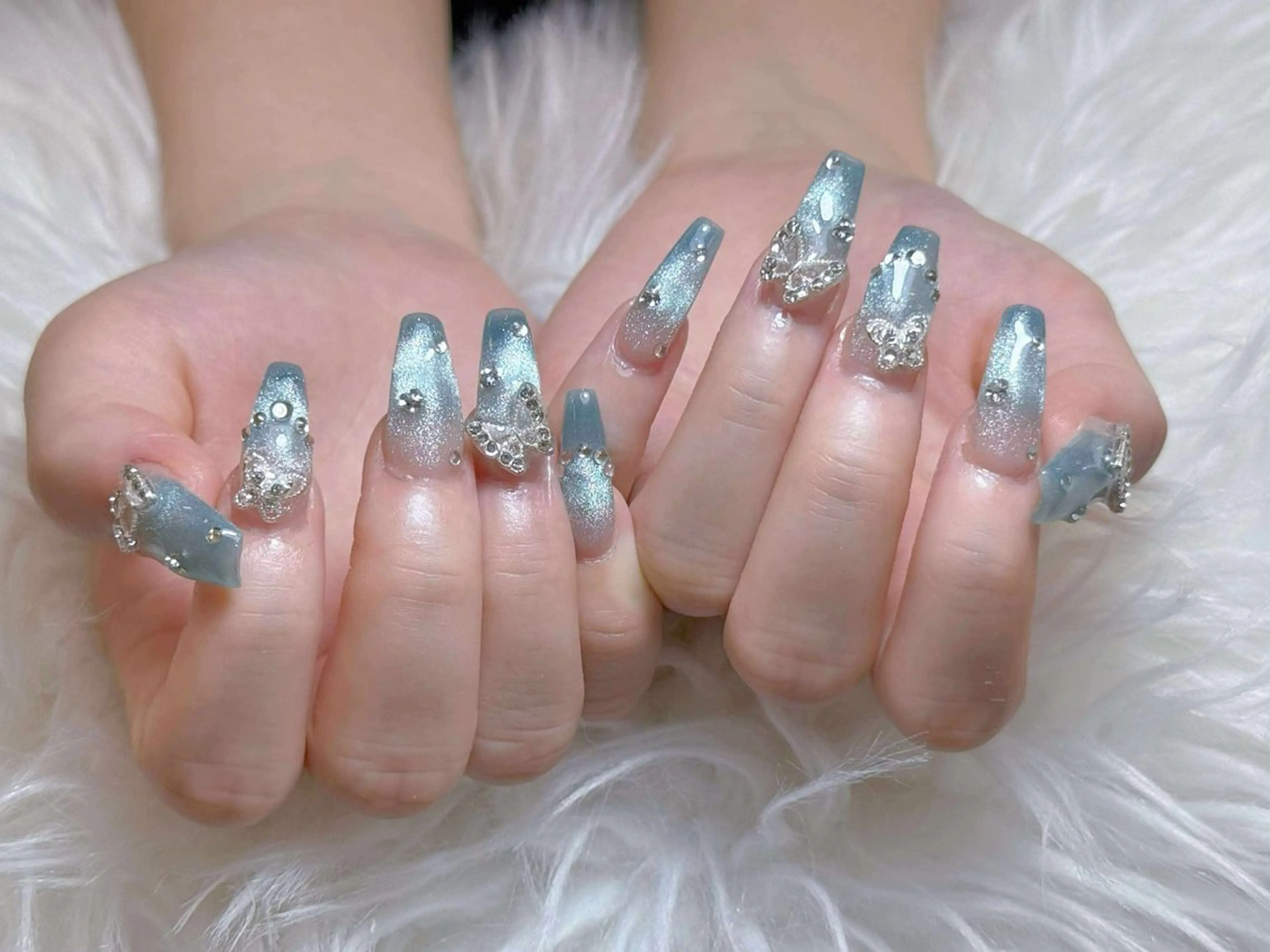 ネイル チークネイル 長さ出し フットネイル マグネットネイル 持ち込み ハンドネイル anh nail anne🤍のネイルデザイン