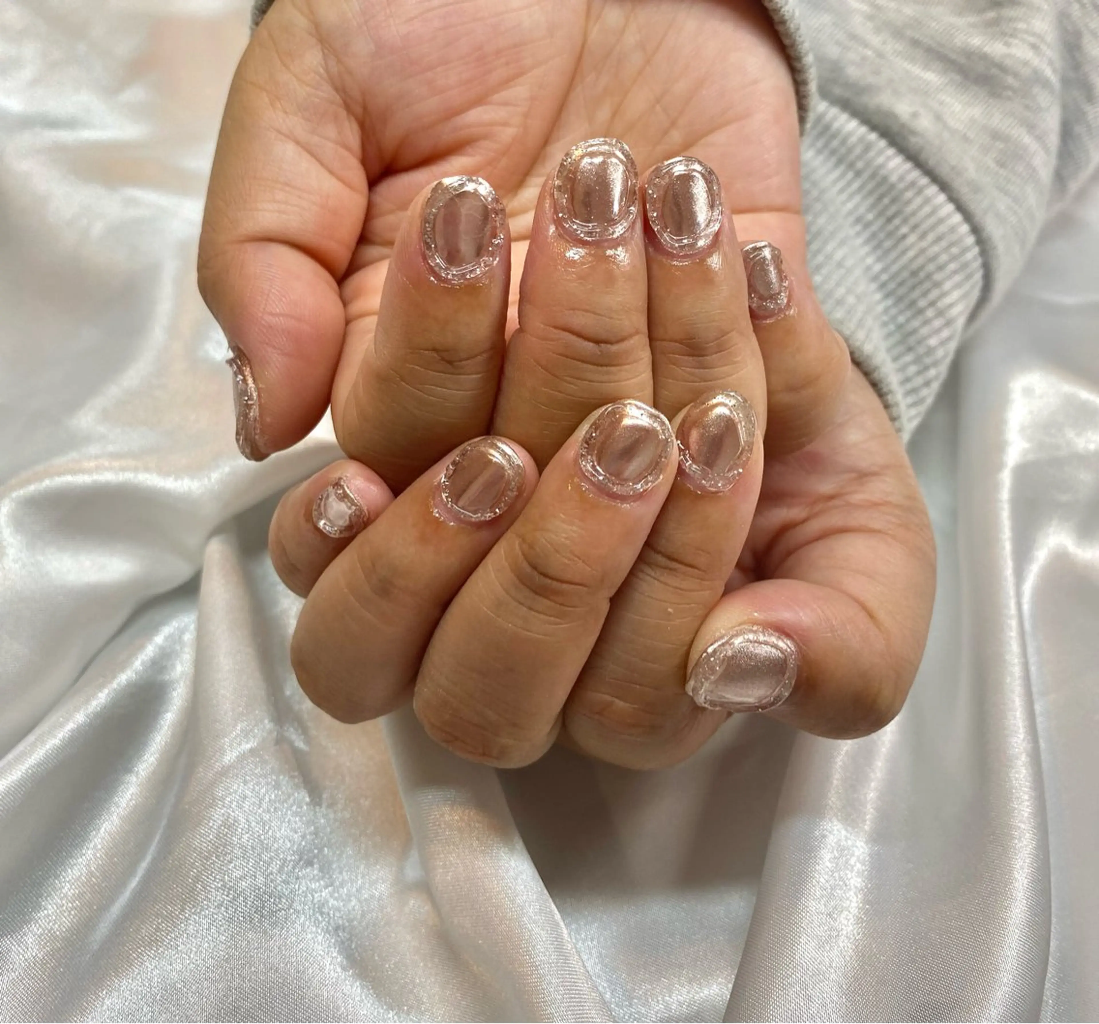 ネイル ジェルネイル キラキラネイル ミラーネイル ピンク デコパーツが得意♪ ネイル/眉毛/エステの眉毛・アイブロウイメージ