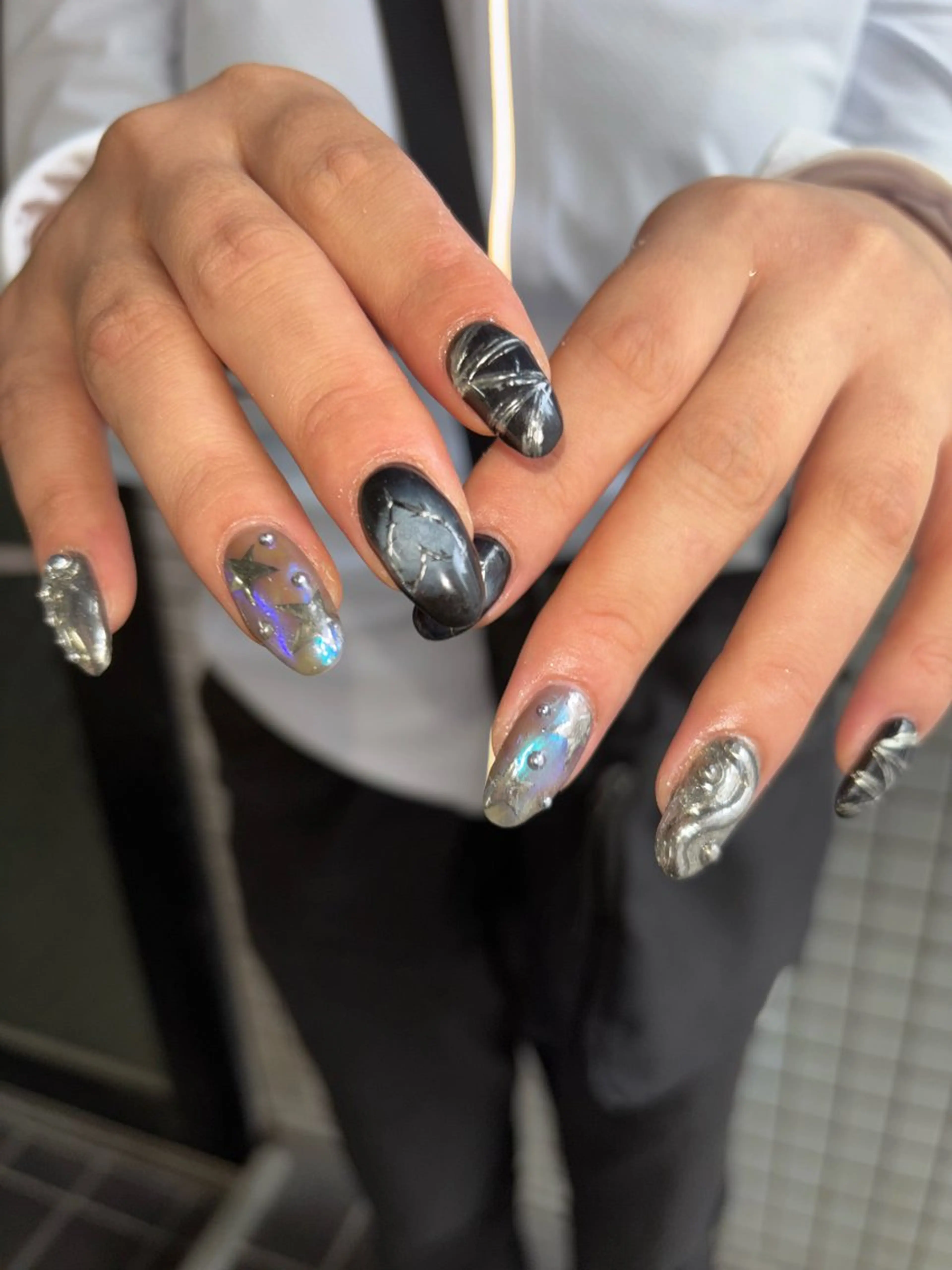 ネイル ハンドネイル 🪐富島彩夏 /海外nail🪐のネイルデザイン