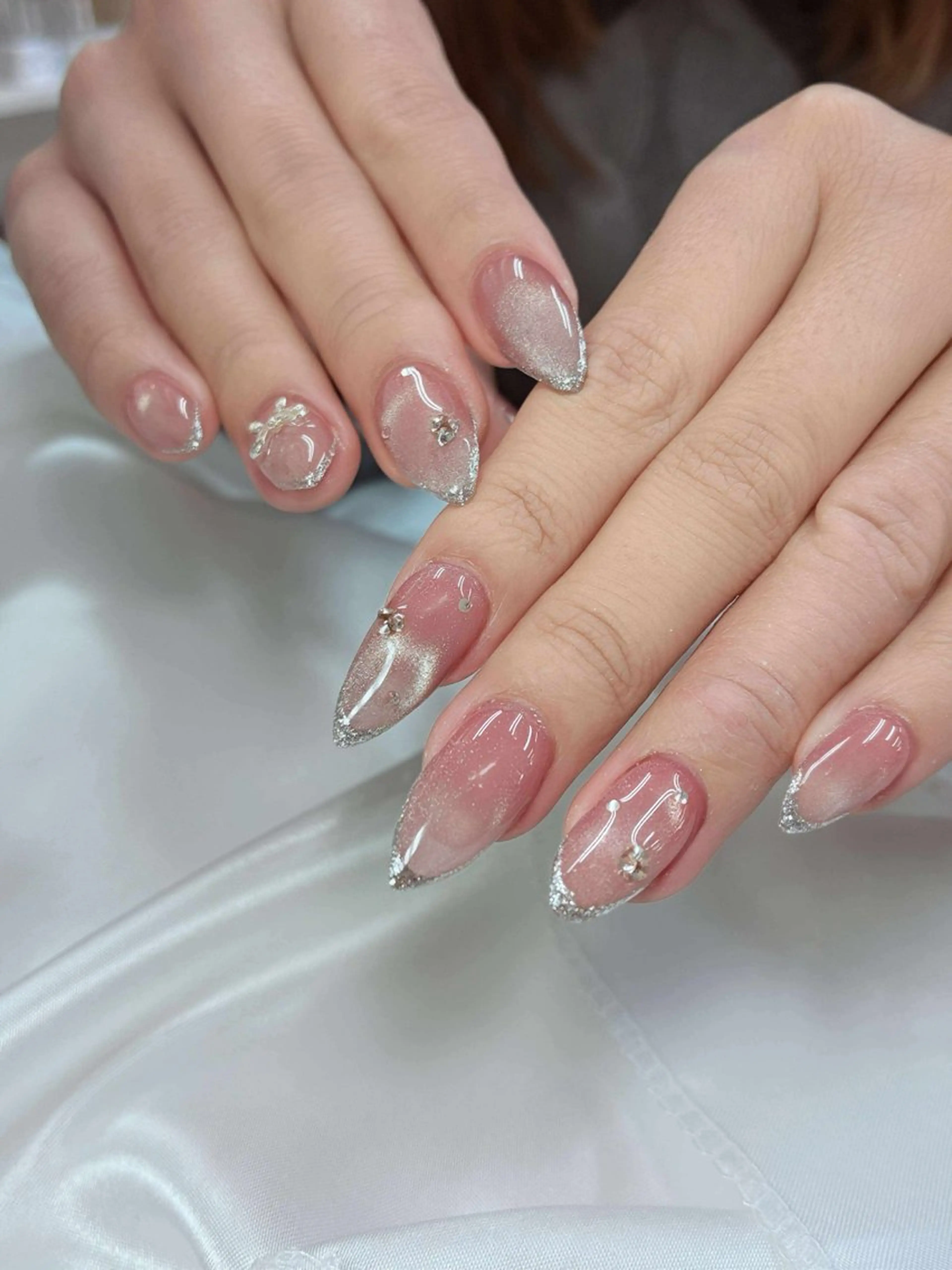 ネイル フレンチネイル グラデーション 韓国ネイル マグネットネイル ミラーネイル ハンドネイル ハンドケア Hara Nail 【パラジェル使用】のネイルデザイン