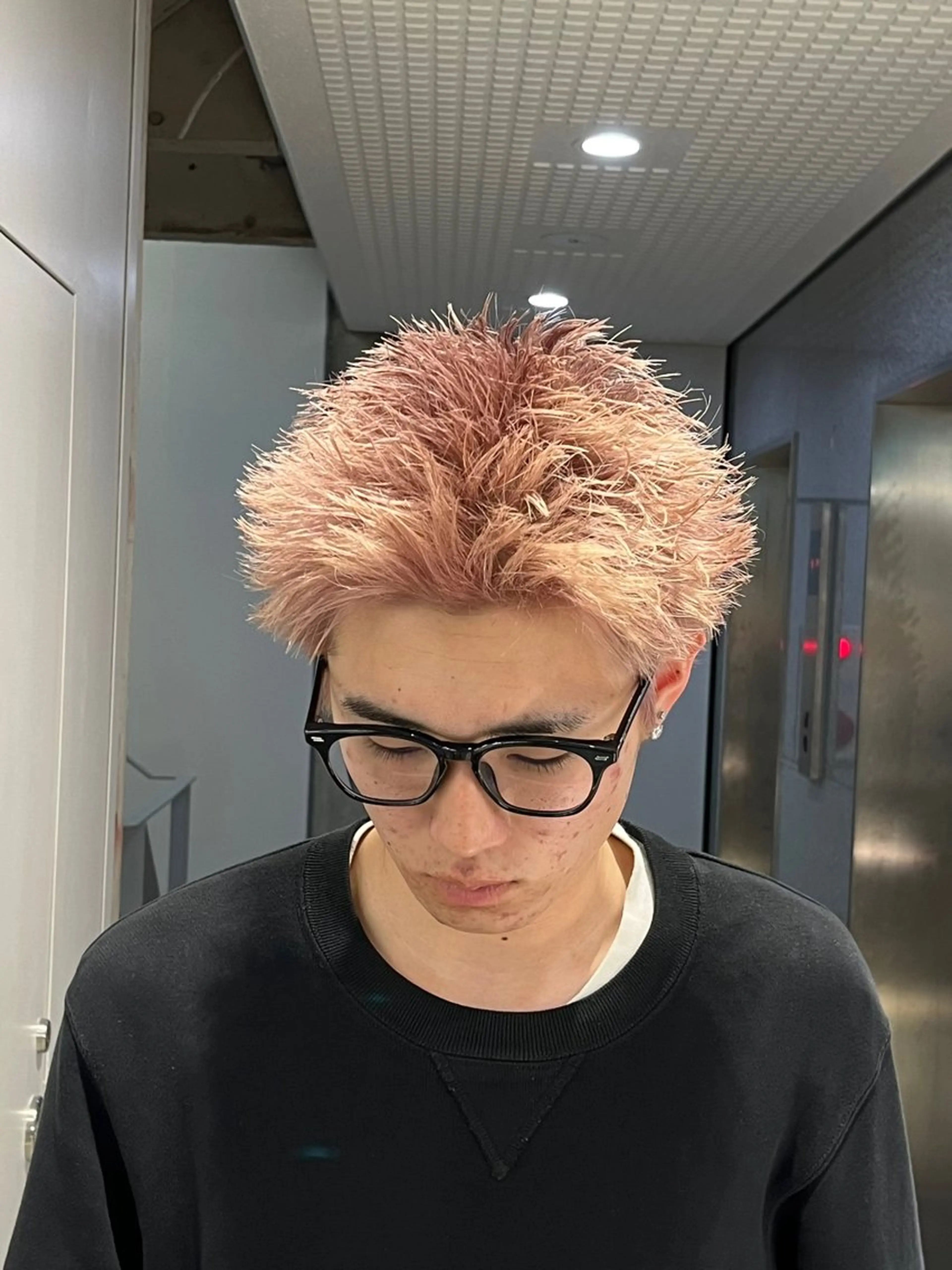 ショート カラー パーマ メンズ メンズハイトーン ベージュカラー ハイトーンカラー ピンクカラー ピンクベージュ カット ヘアカラー 🔥メンズ 特化🔥菊水皐暉🔥のヘアスタイル