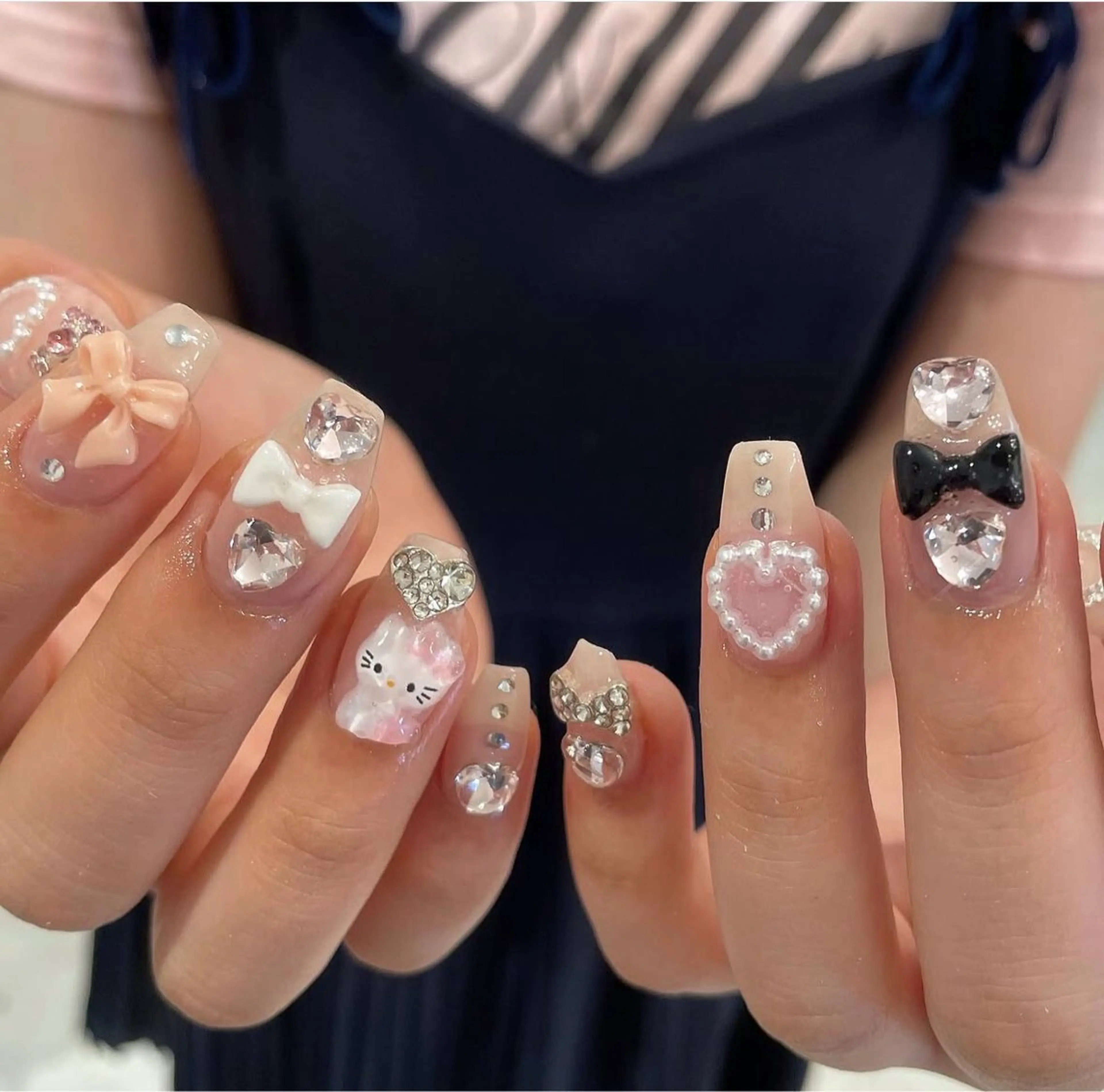 ネイル 長さ出し グラデーション キラキラネイル 韓国ネイル ラメ(グリッター) ハンドネイル ハンドケア Chisa Nail Studio所属・チ サのネイルデザイン