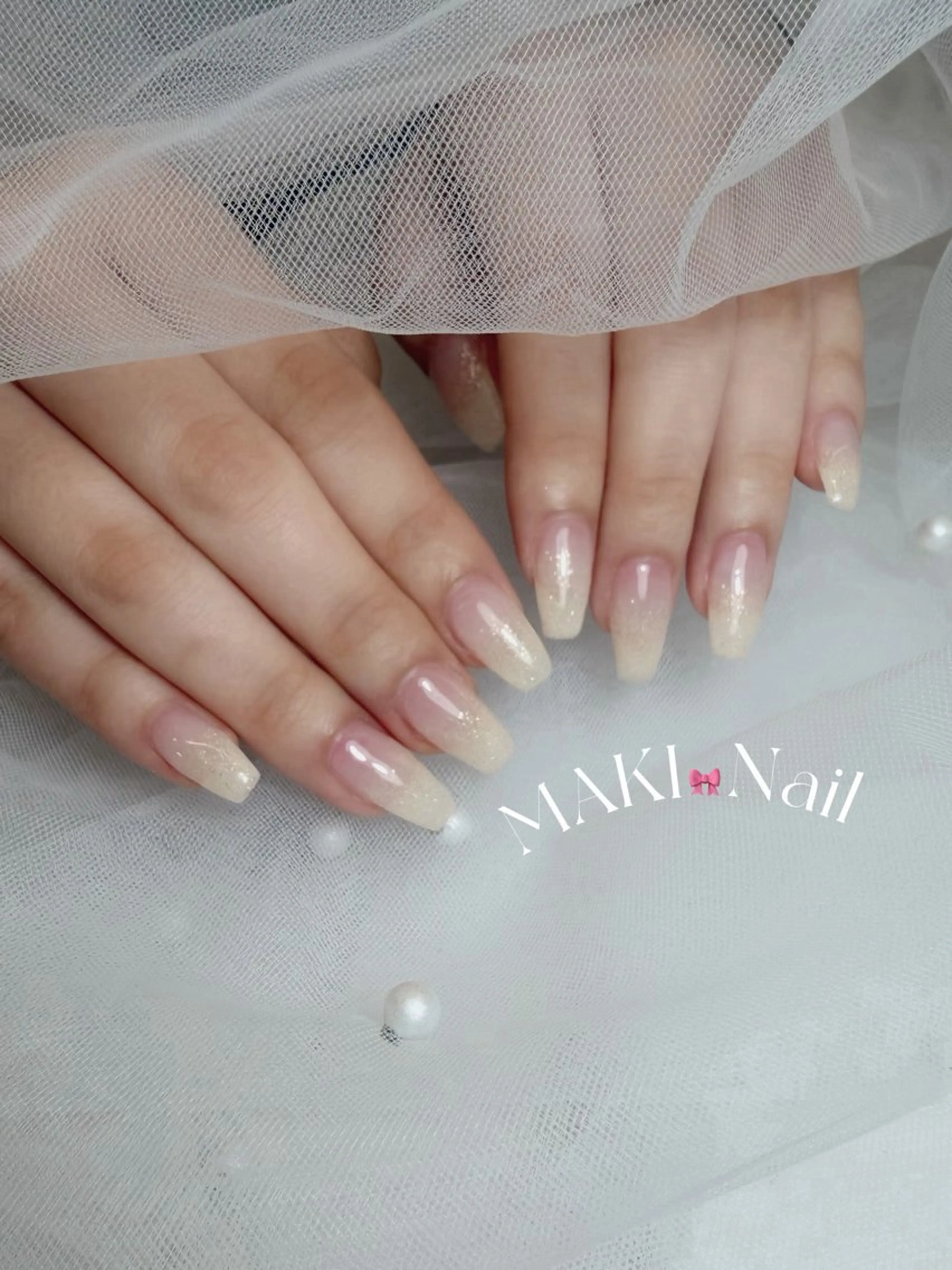 ネイル グラデーション ラメ(グリッター) ホワイト ハンドネイル MAKI🎀Nail 堺筋本町/心斎橋のネイルデザイン