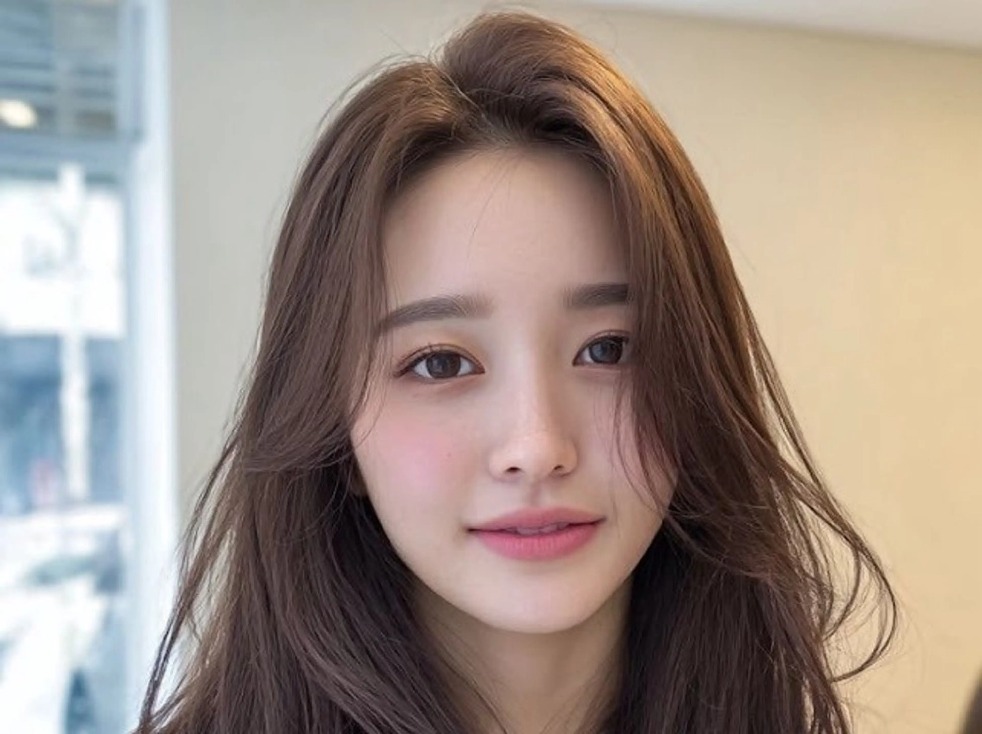 ロング タカノ アツコのヘアスタイル