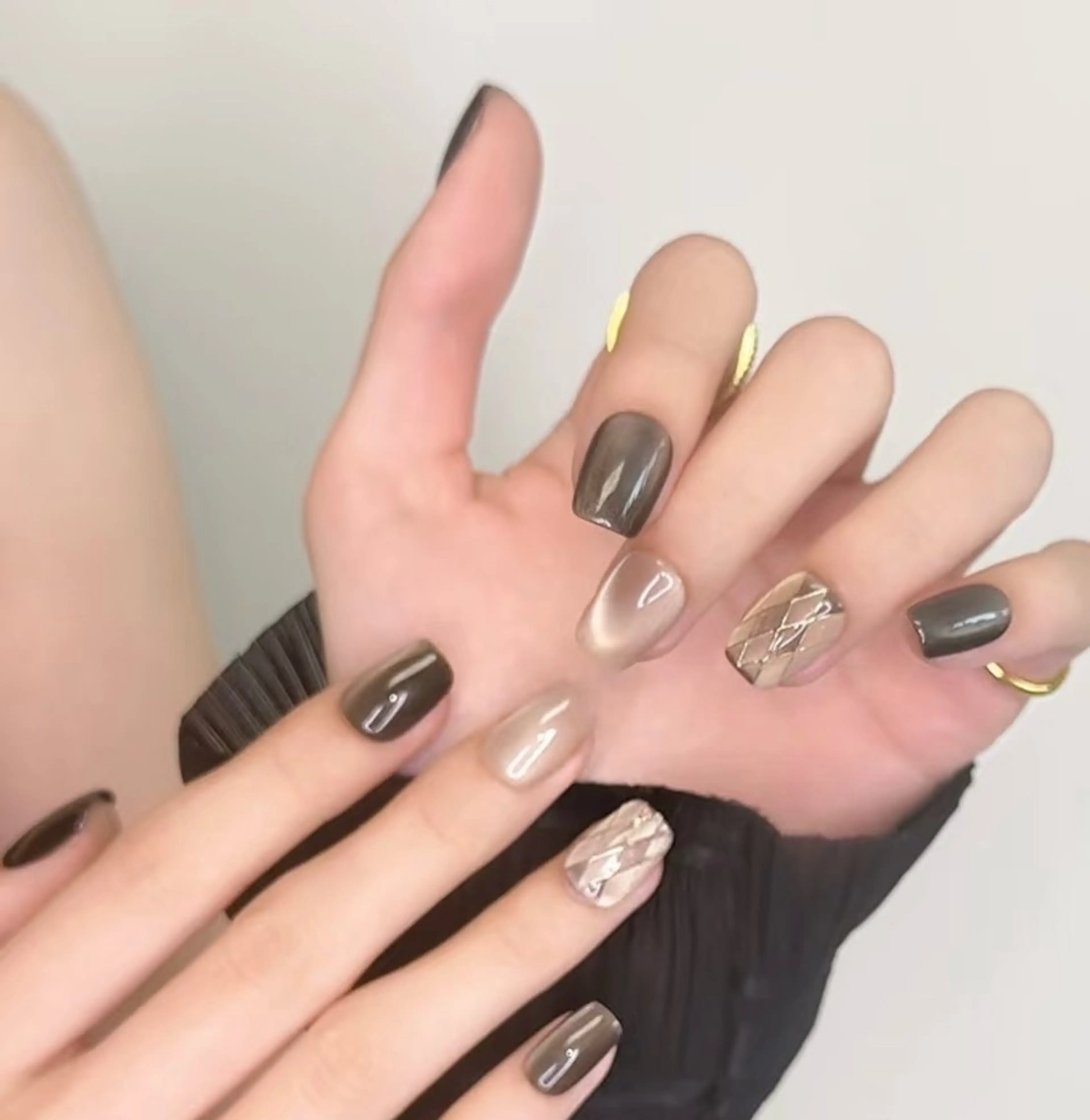 ネイル 高木 維麗絲のネイルデザイン