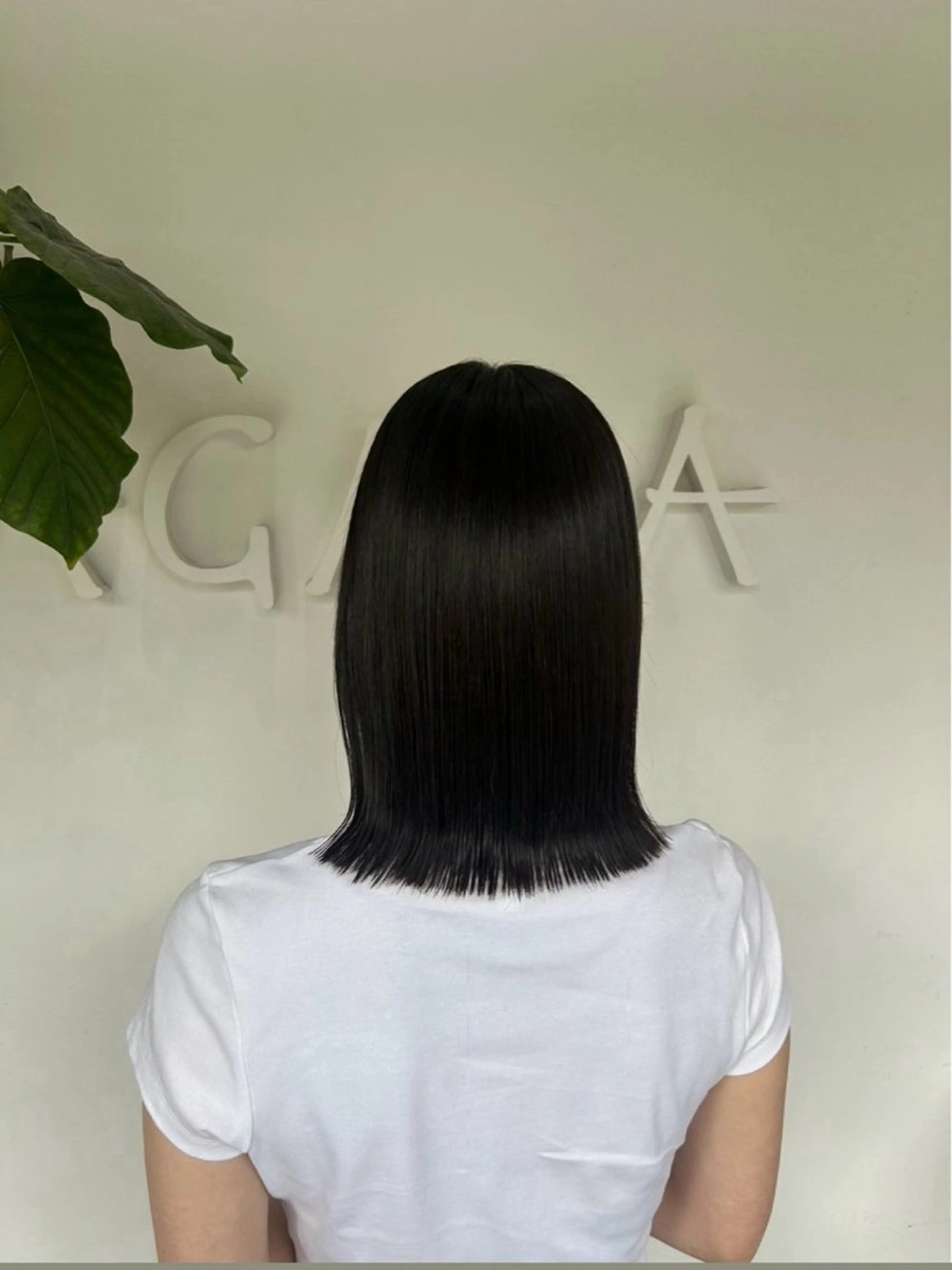 ミディアム yuzua/オリーブ /透明感/レイヤーのヘアスタイル