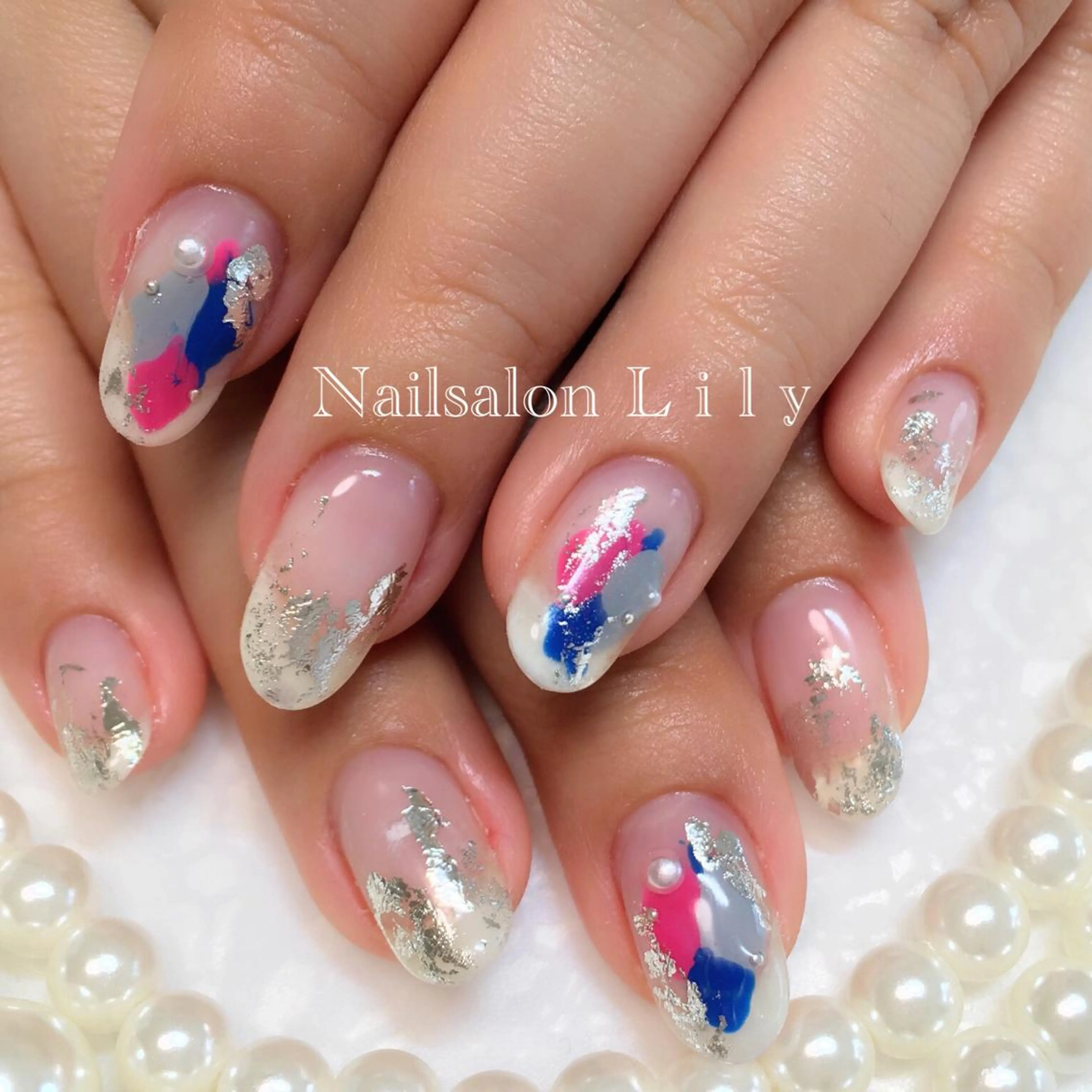 ネイル ニュアンスネイル シルバー Nailsalon Lilyのネイルデザイン