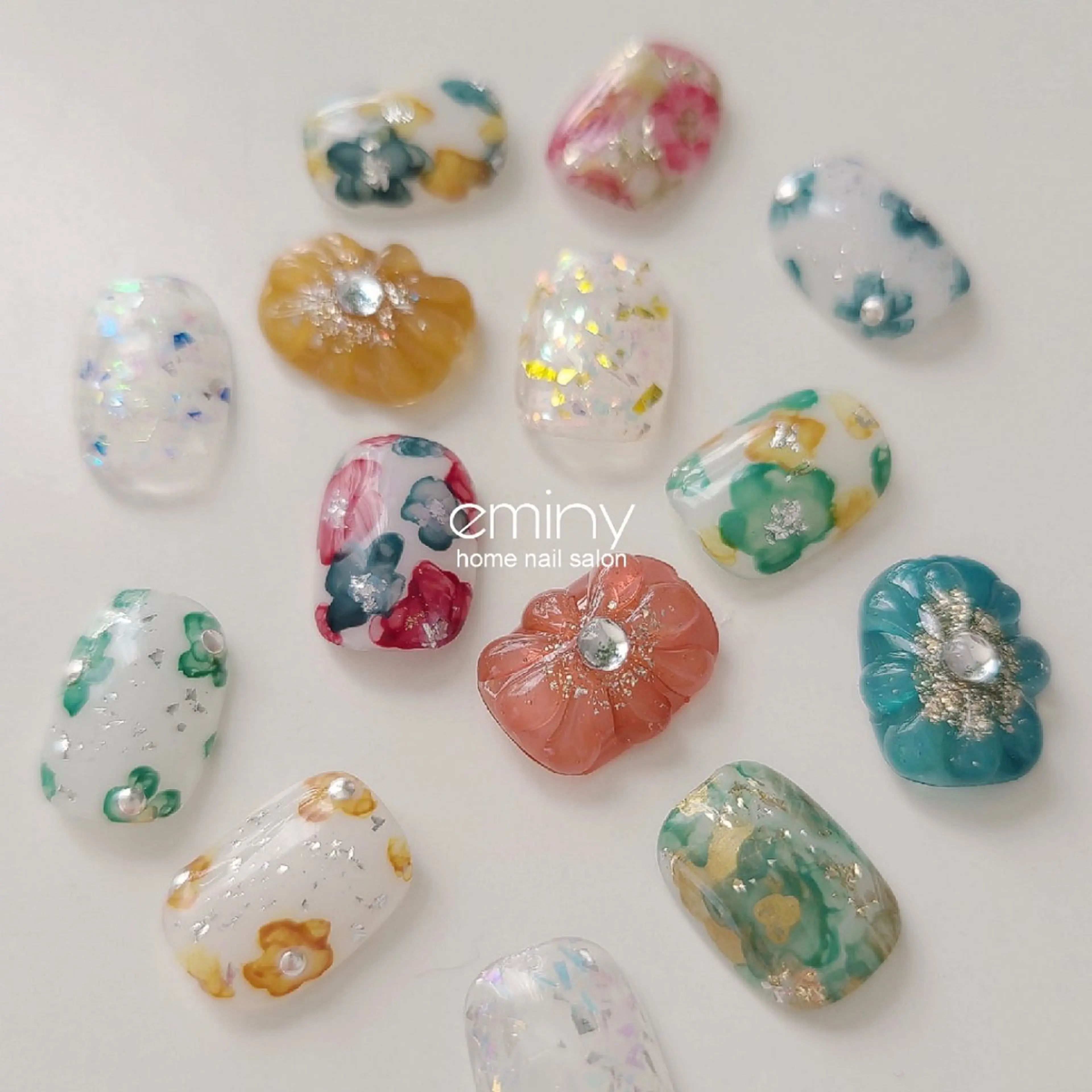 ネイル フラワーネイル ジェルネイル キラキラネイル 韓国ネイル ニュアンスネイル ハンドネイル nail salon  eminyのネイルデザイン