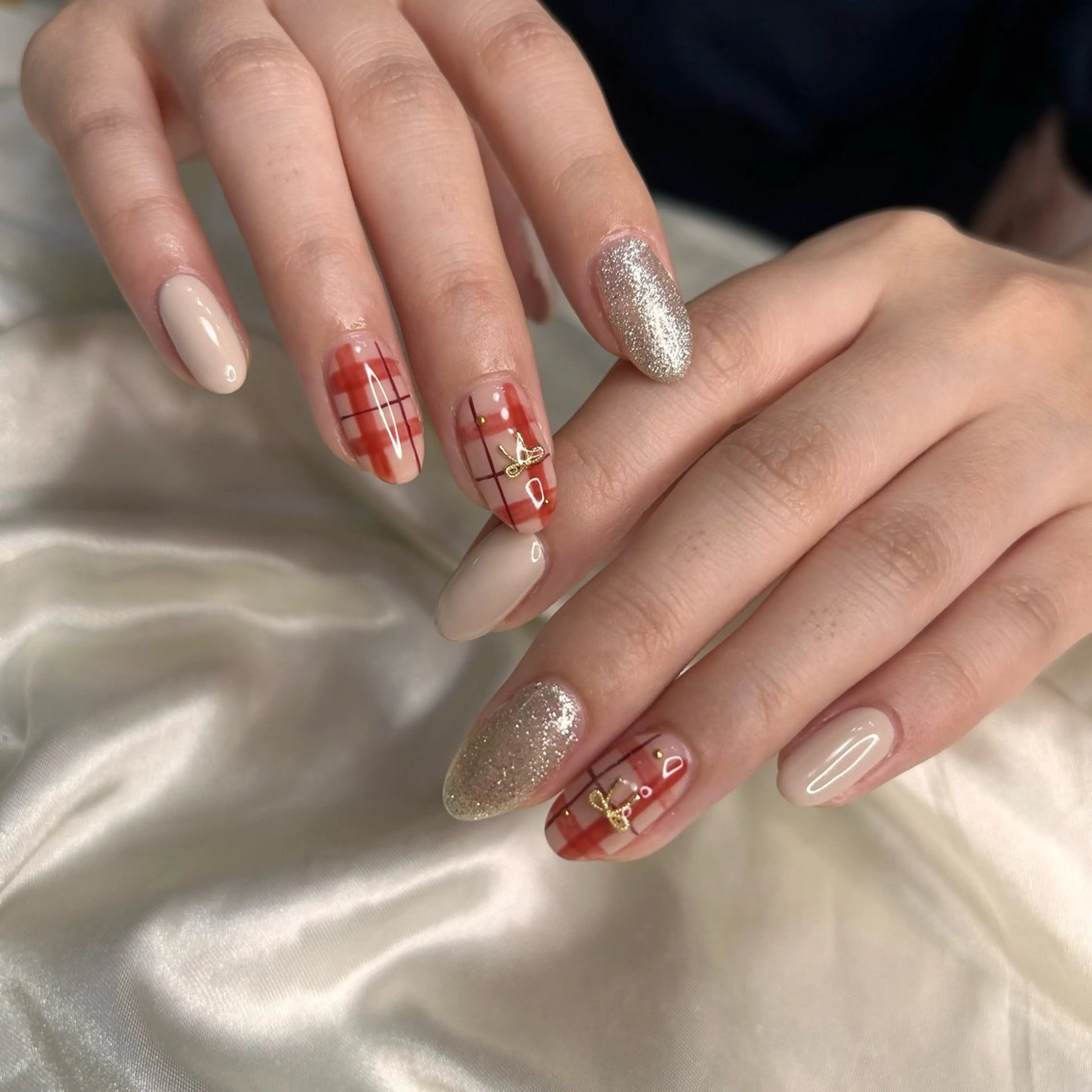 ネイル ハンドネイル 西岡 杏のネイルデザイン