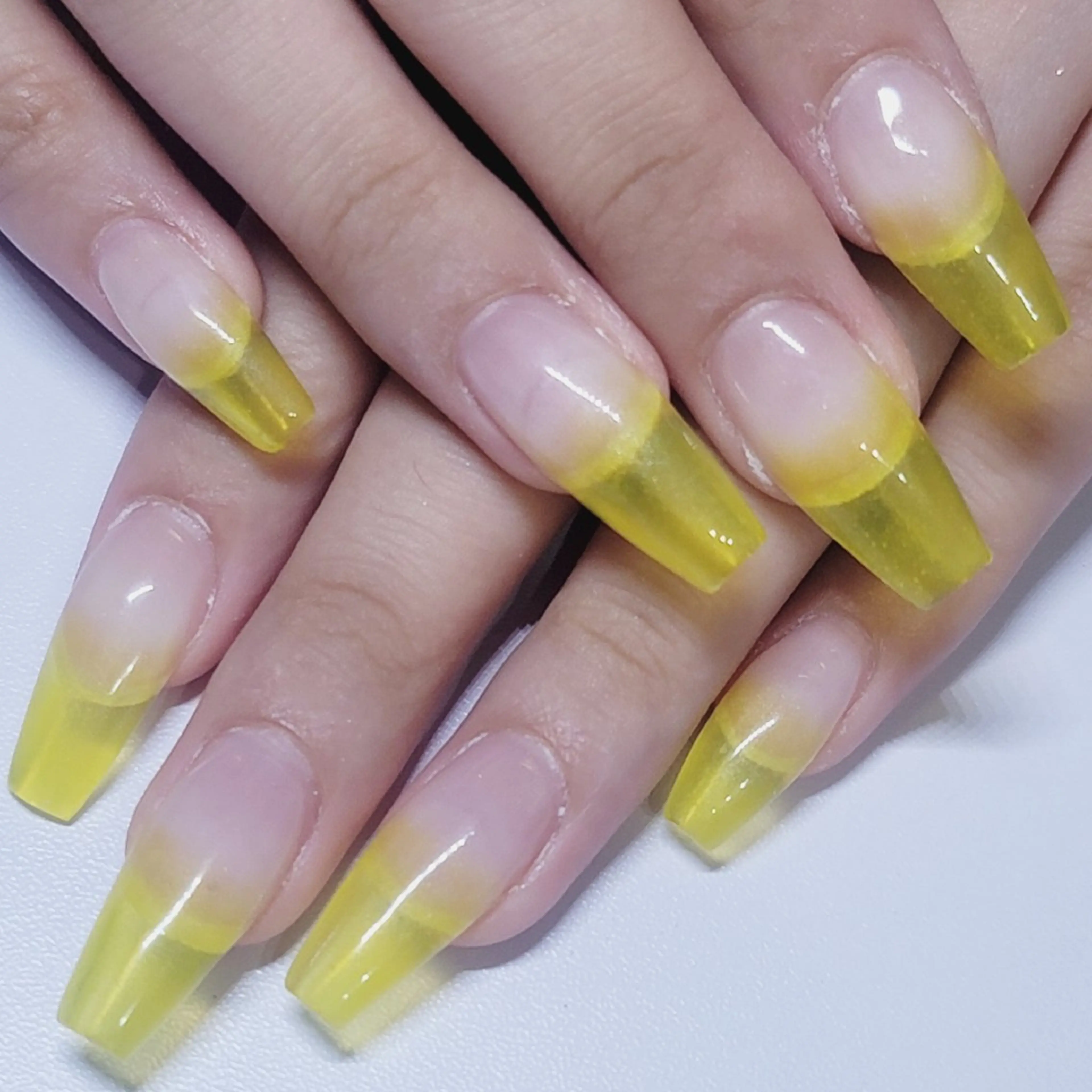 ネイル グラデーション 黄色 ハンドネイル よしだ ひろきのネイルデザイン