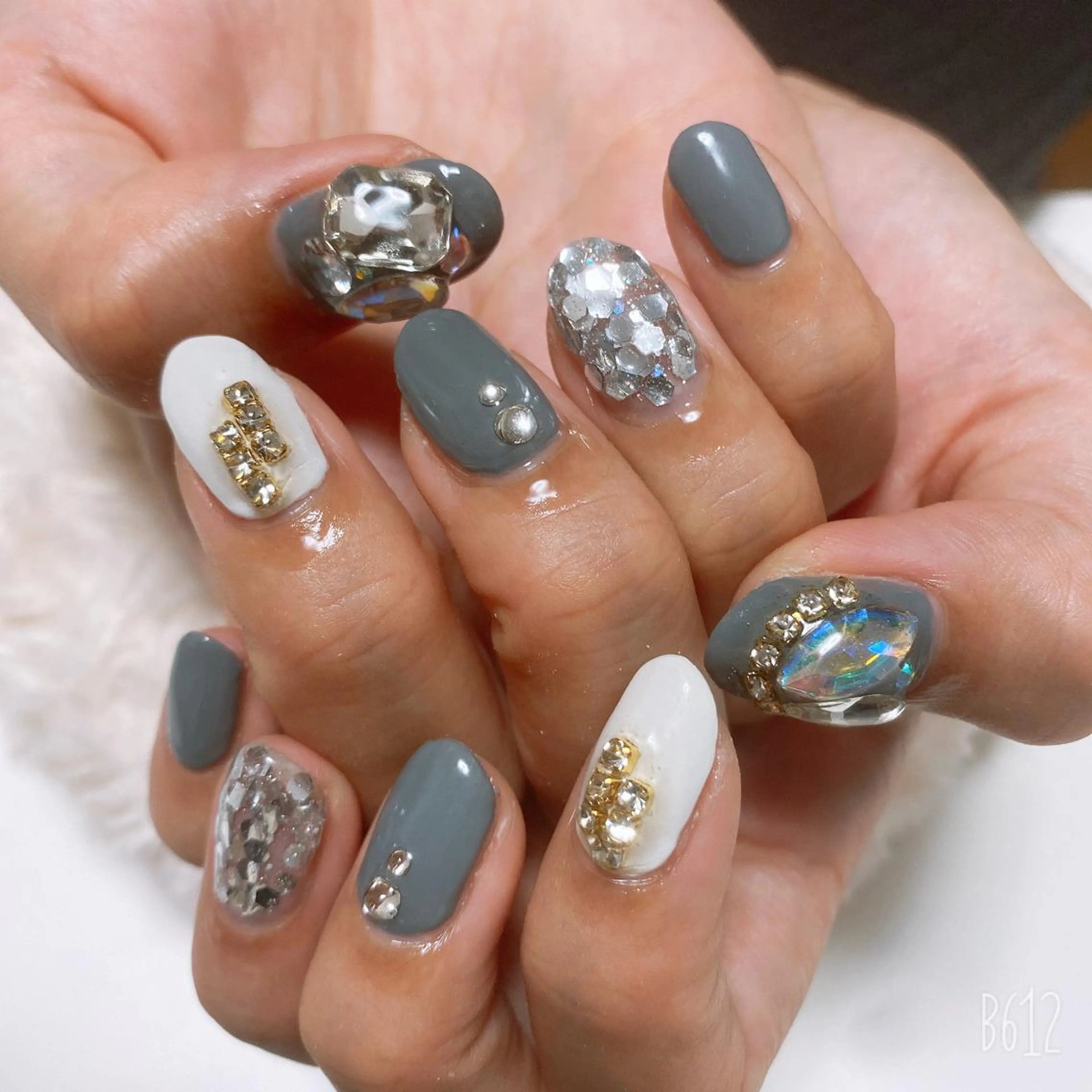 ネイル The Best Beauty受付担当のヘアスタイル