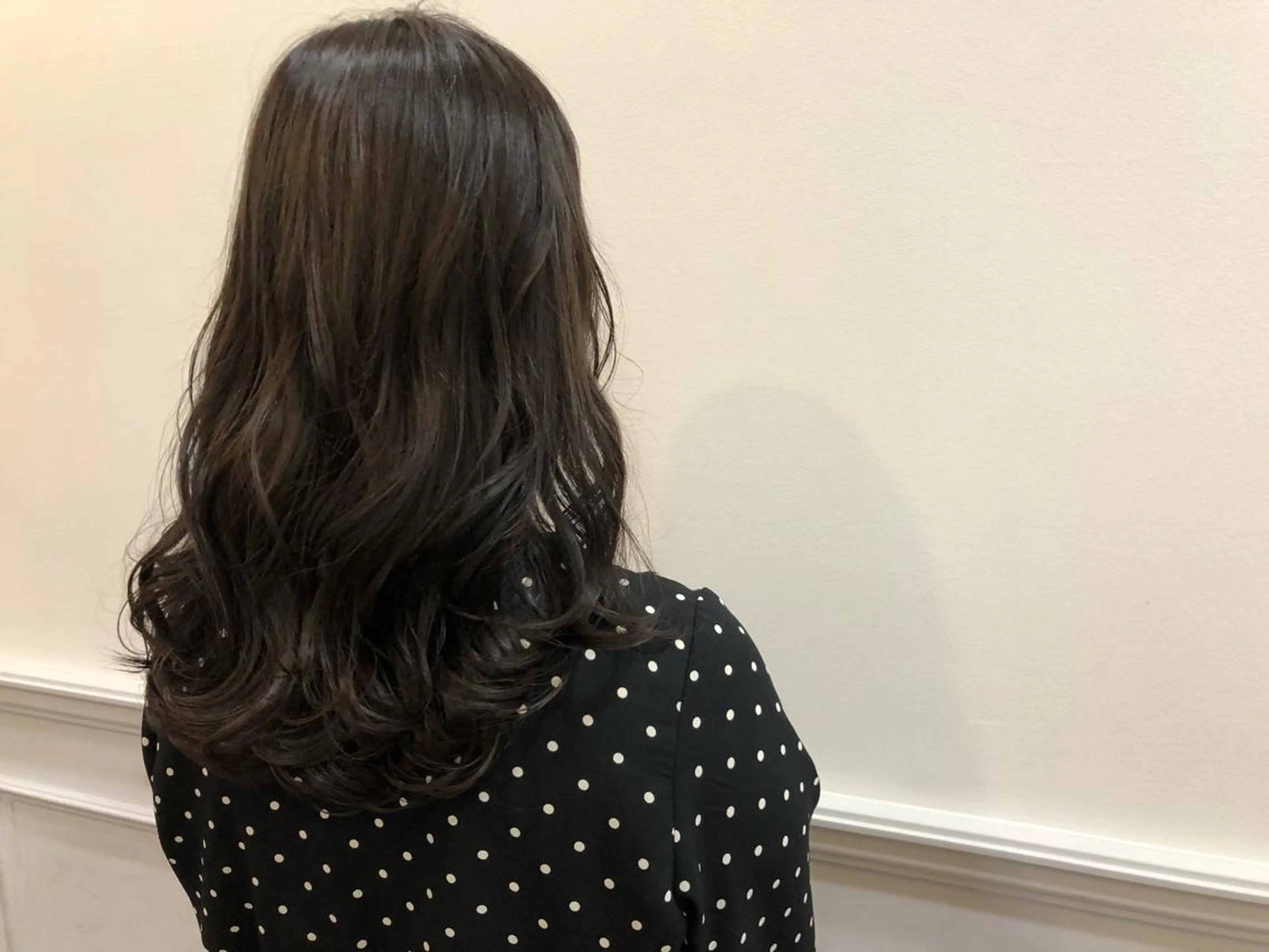 セミロング カラー アッシュ ヘアカラー ひろせ かなのヘアスタイル