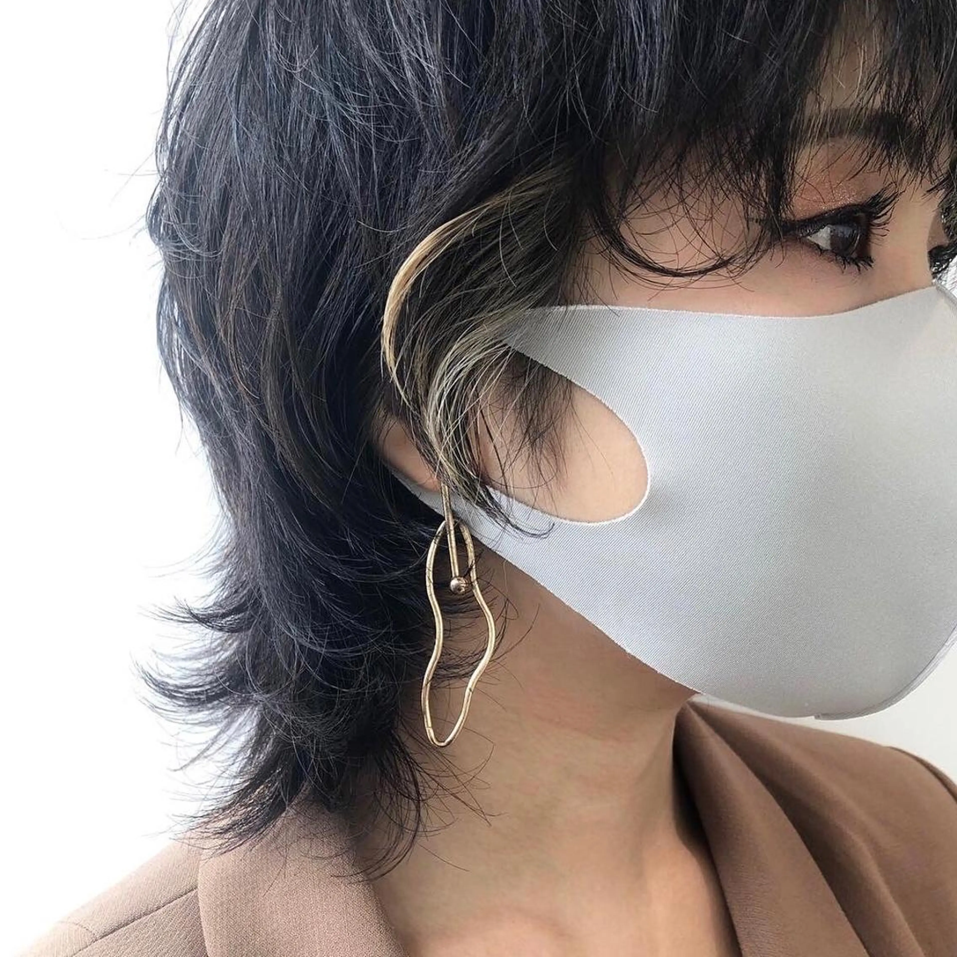 カラー ミストバング ベージュカラー ブリーチ デザインカラー イヤリングカラー 推しカラー✨ オタク美容師ユウカのヘアスタイル