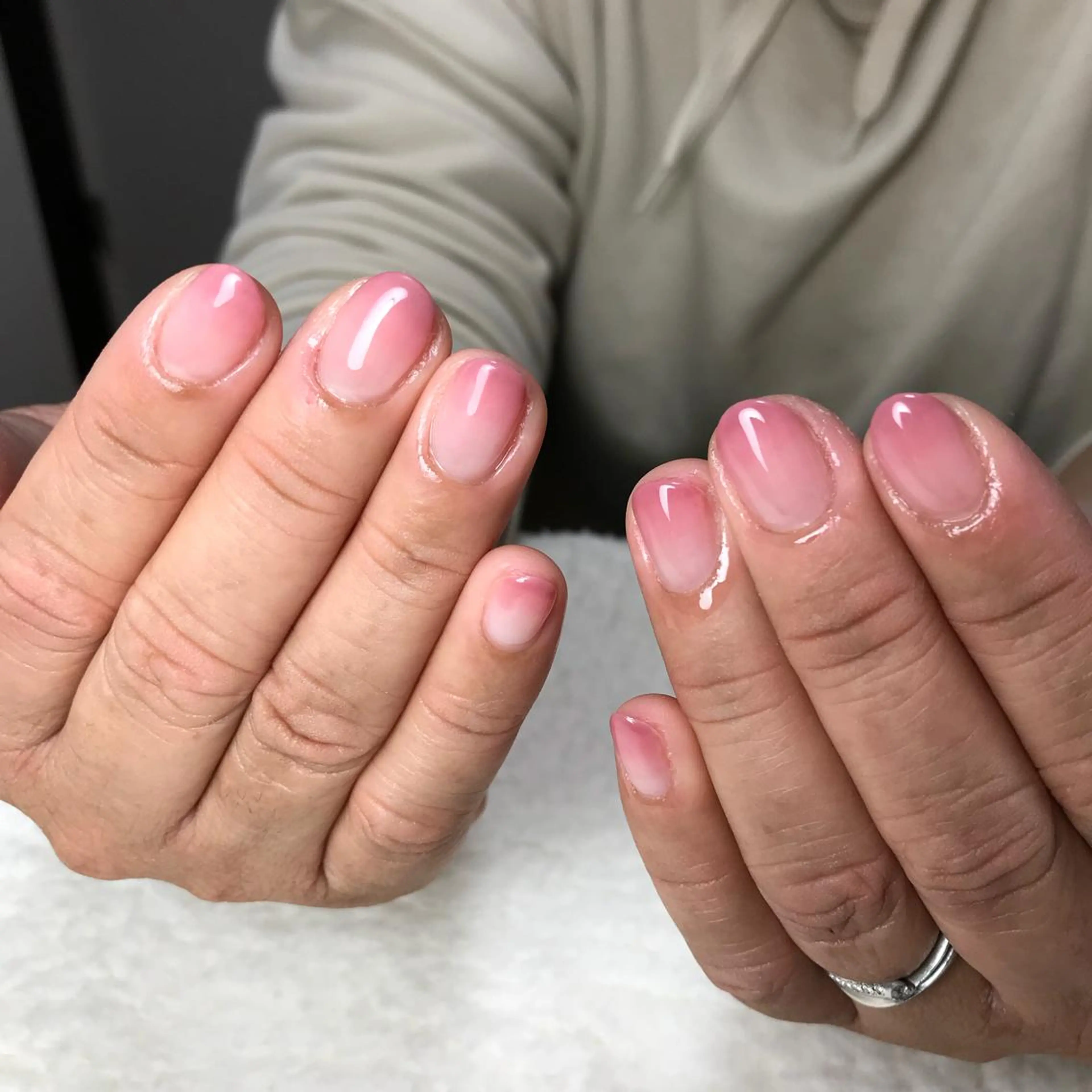 ネイル グラデーション ピンク ハンドネイル COCO+所属・COCO +のエステ・リラクイメージ